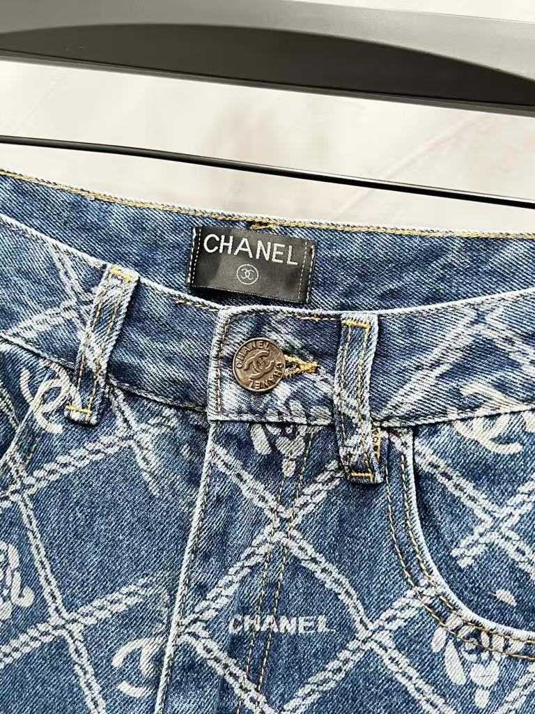 C Classic cross-chain camellia logo jeans