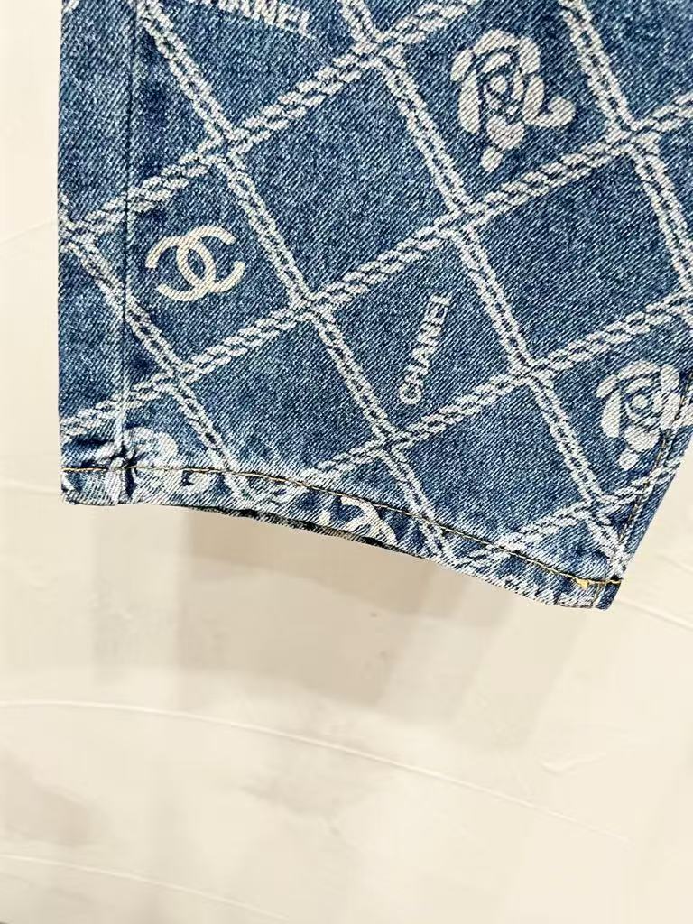 C Classic cross-chain camellia logo jeans