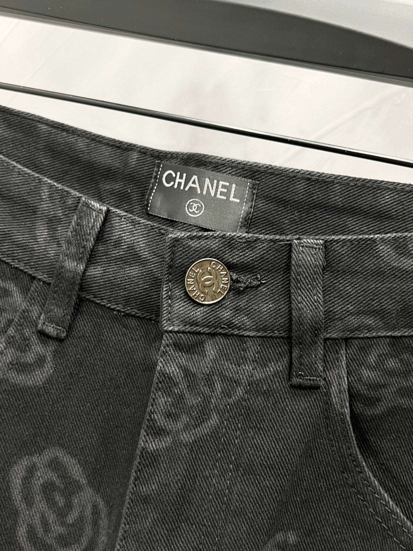 C Classic cross-chain camellia logo jeans