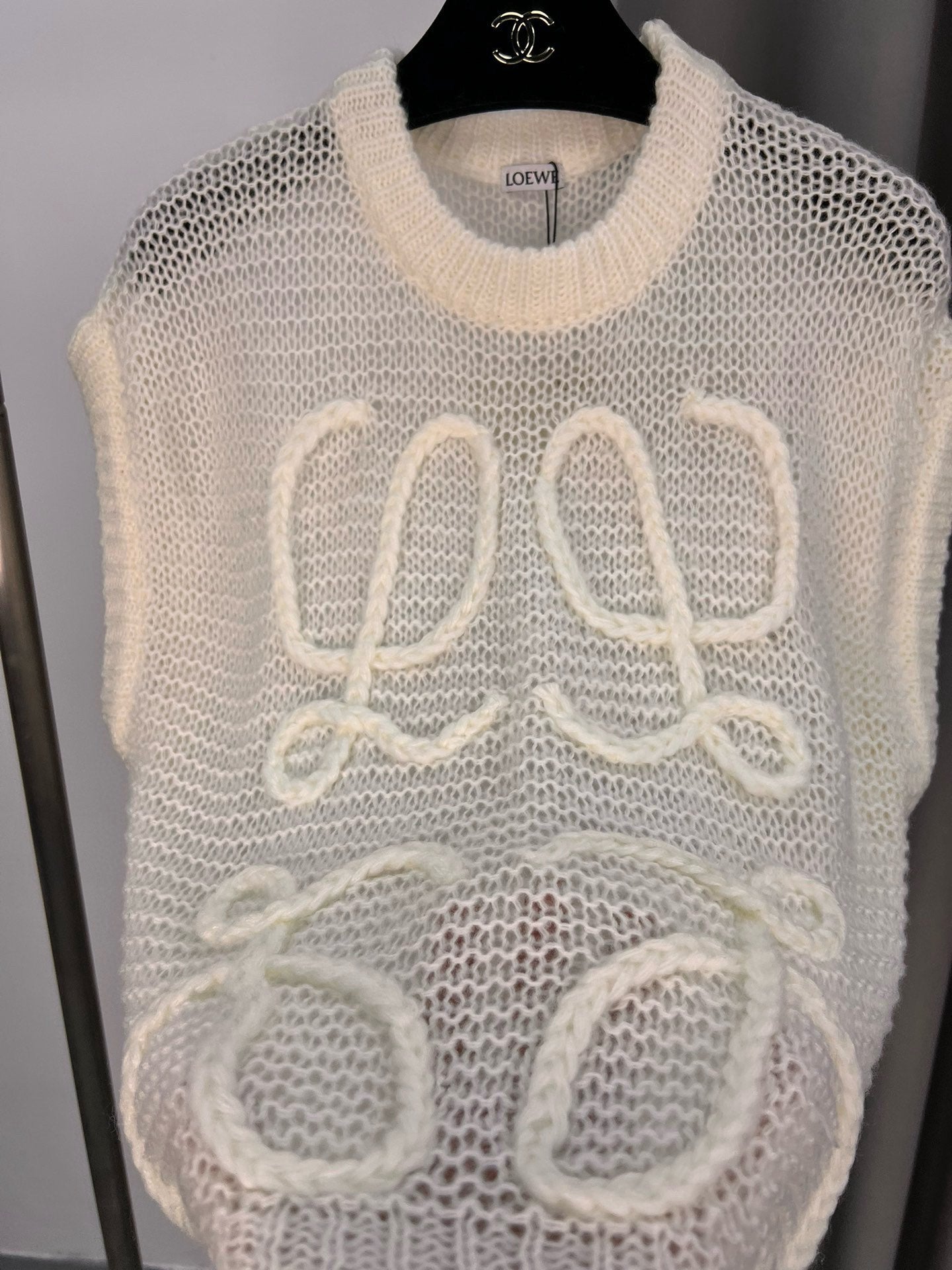 25 Pure white wool vest