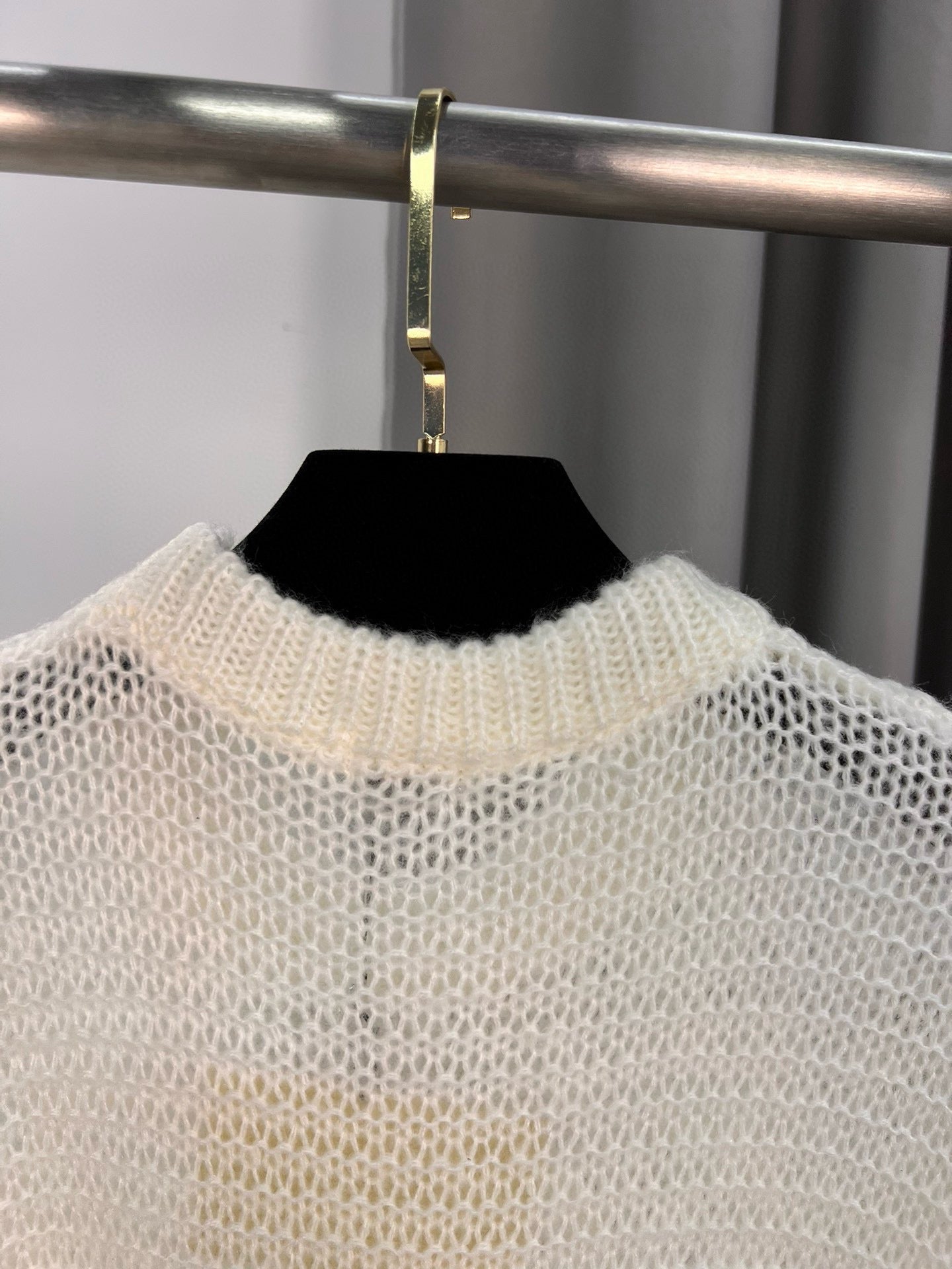 25 Pure white wool vest