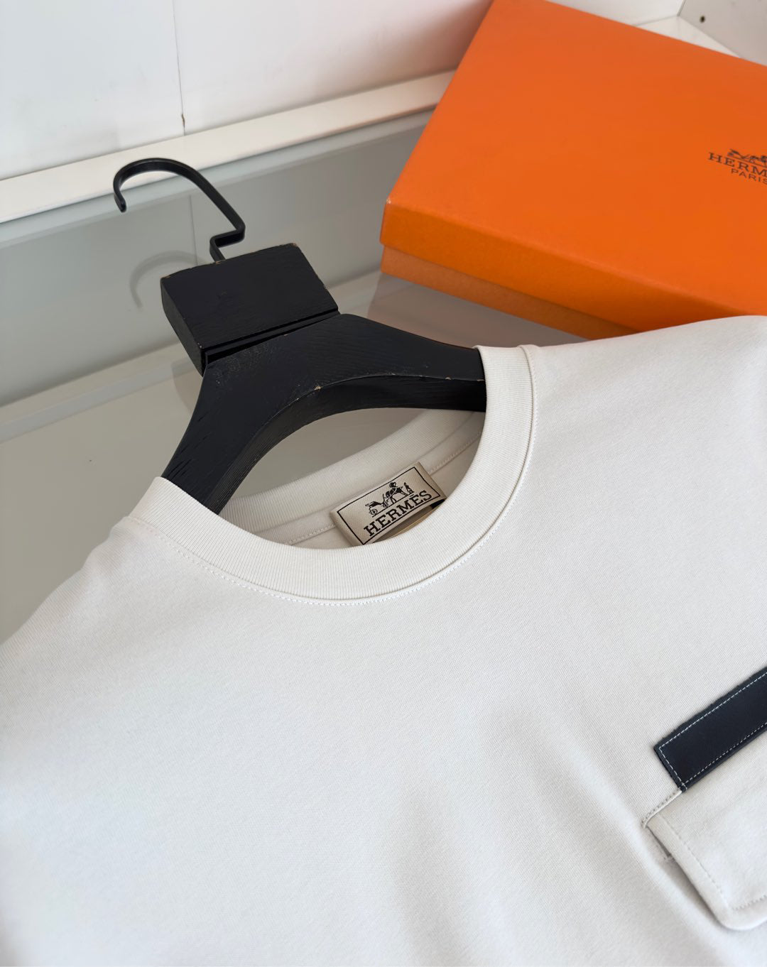 25SSGeometric leather pocket T-shirt