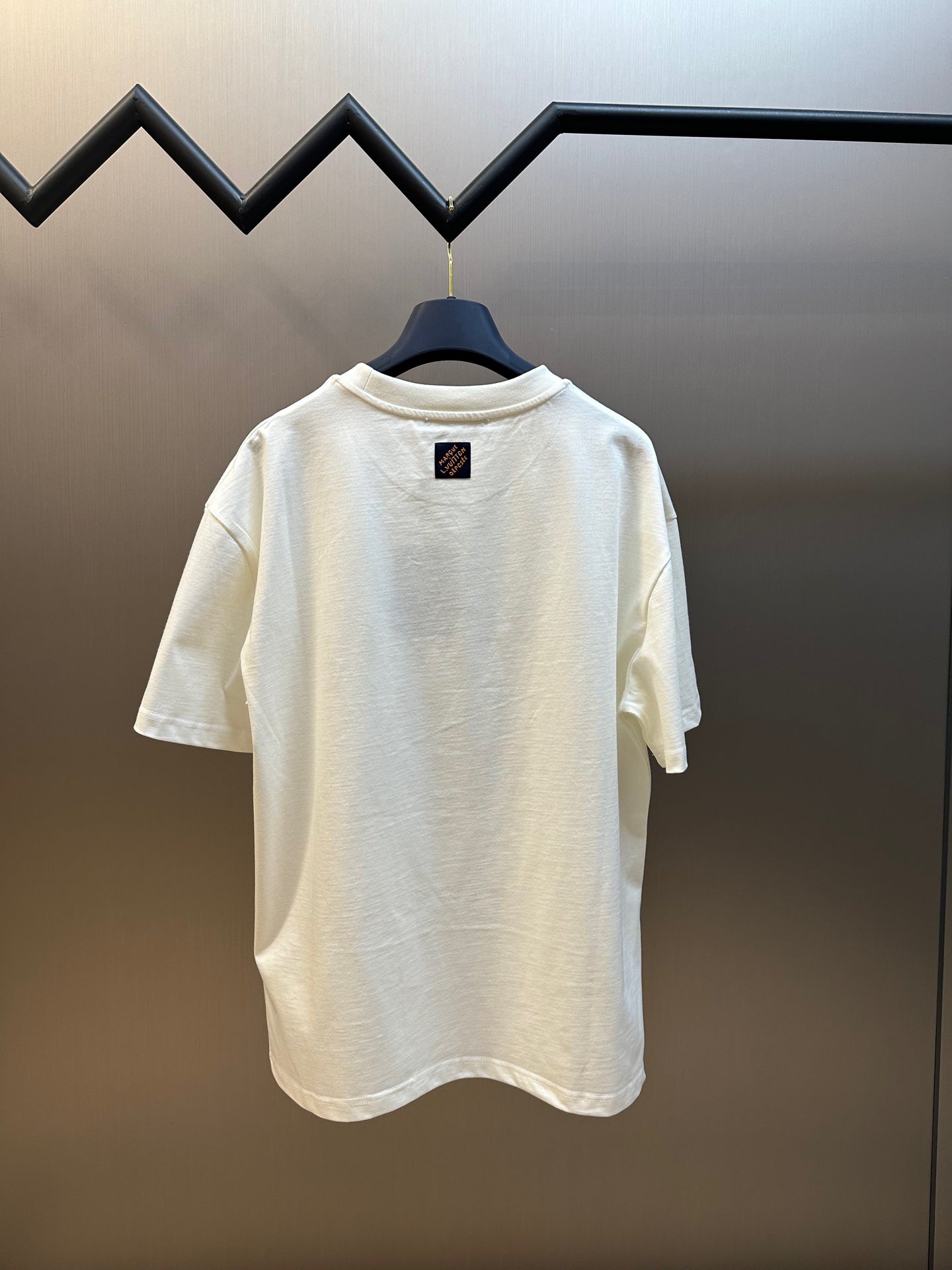 World globe flocked printed short sleeves