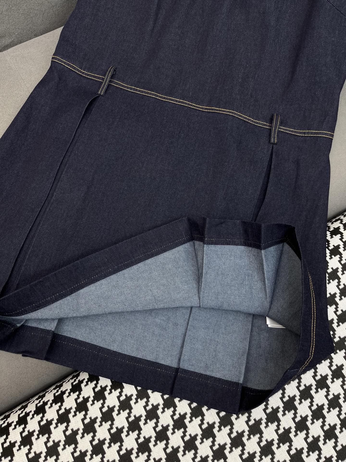 lapel sleeveless dress