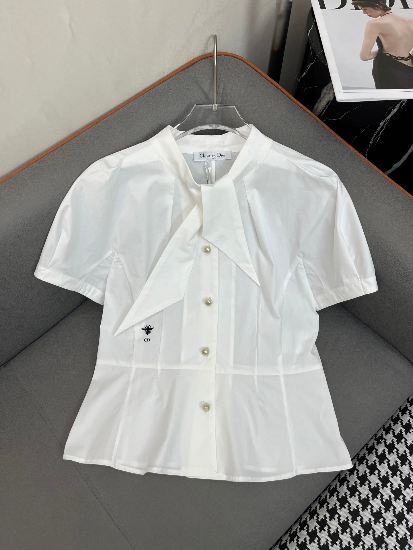 embroidered graphic T-shirt