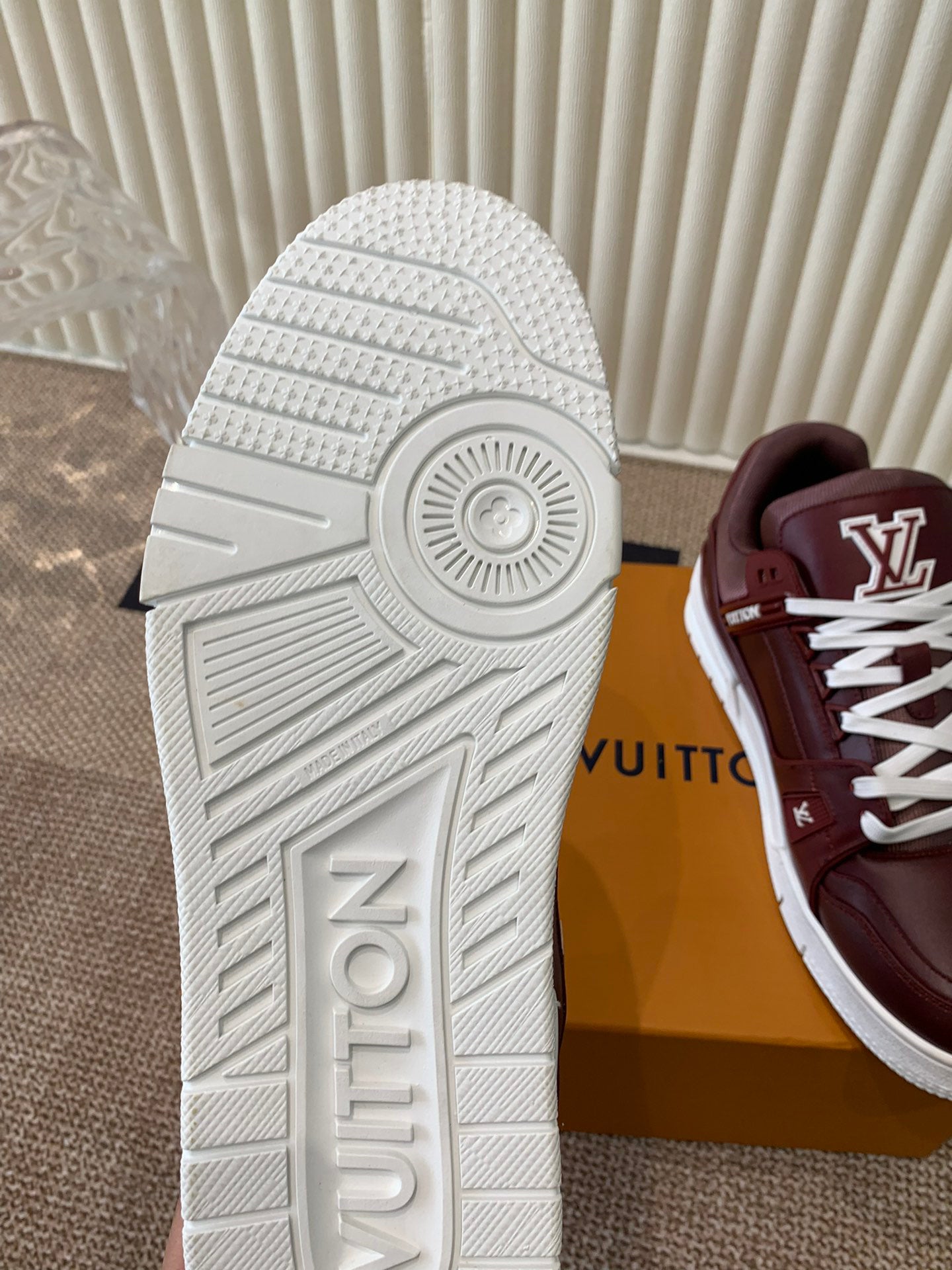 L Men's Sneakers