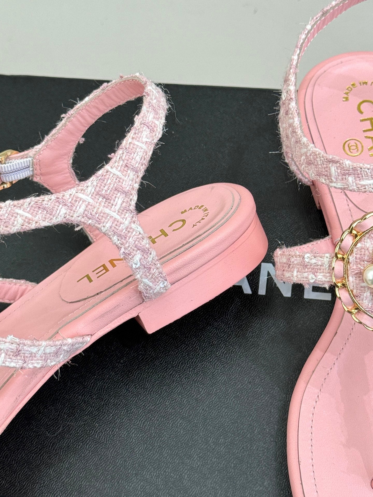 C 25 Pearl clip-on Pink, Brown, Black sandals