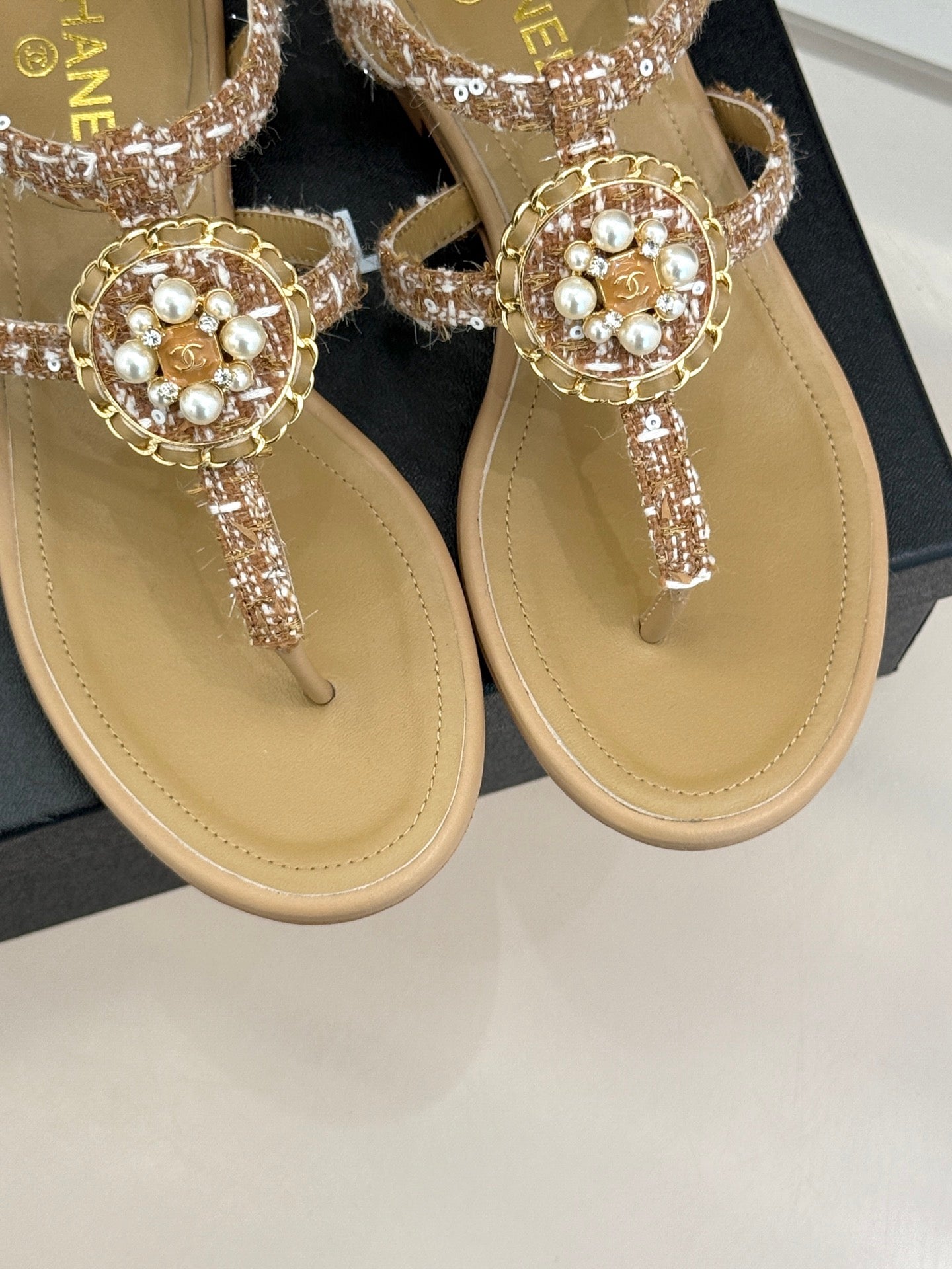 C 25 Pearl clip-on Pink, Brown, Black sandals