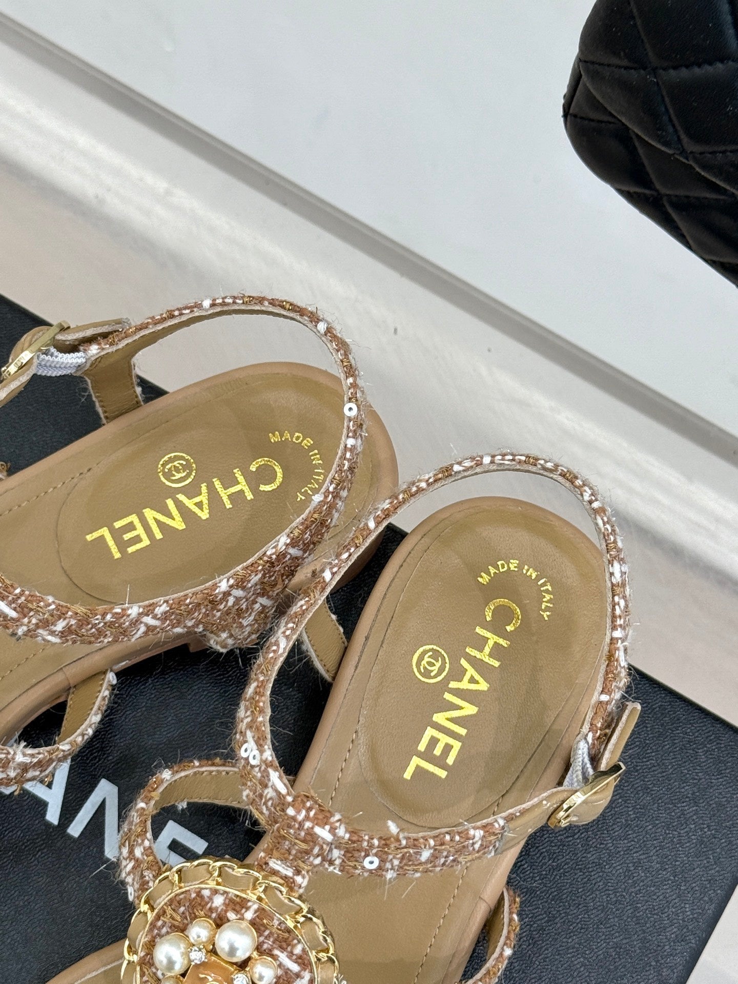 C 25 Pearl clip-on Pink, Brown, Black sandals