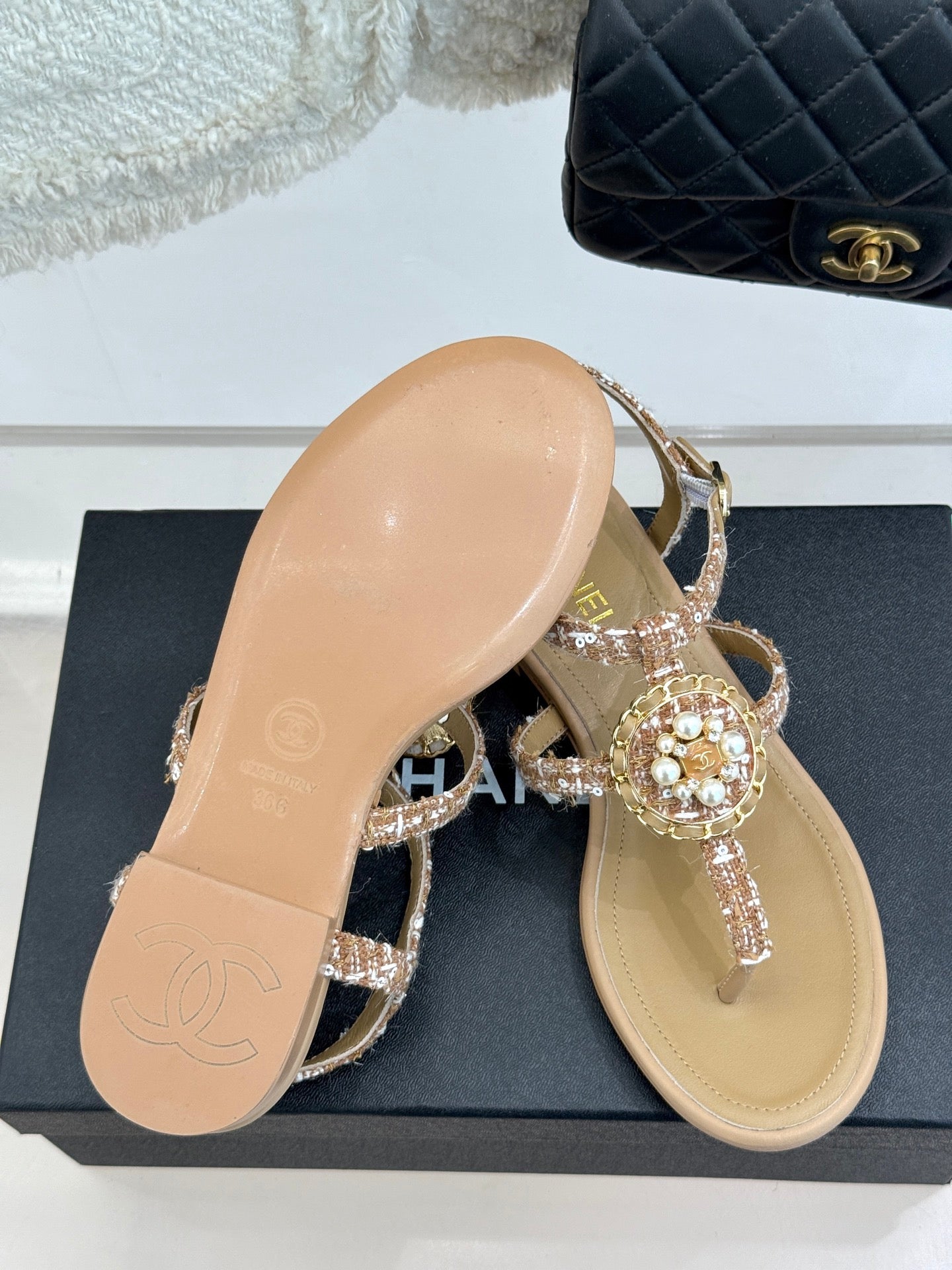 C 25 Pearl clip-on Pink, Brown, Black sandals