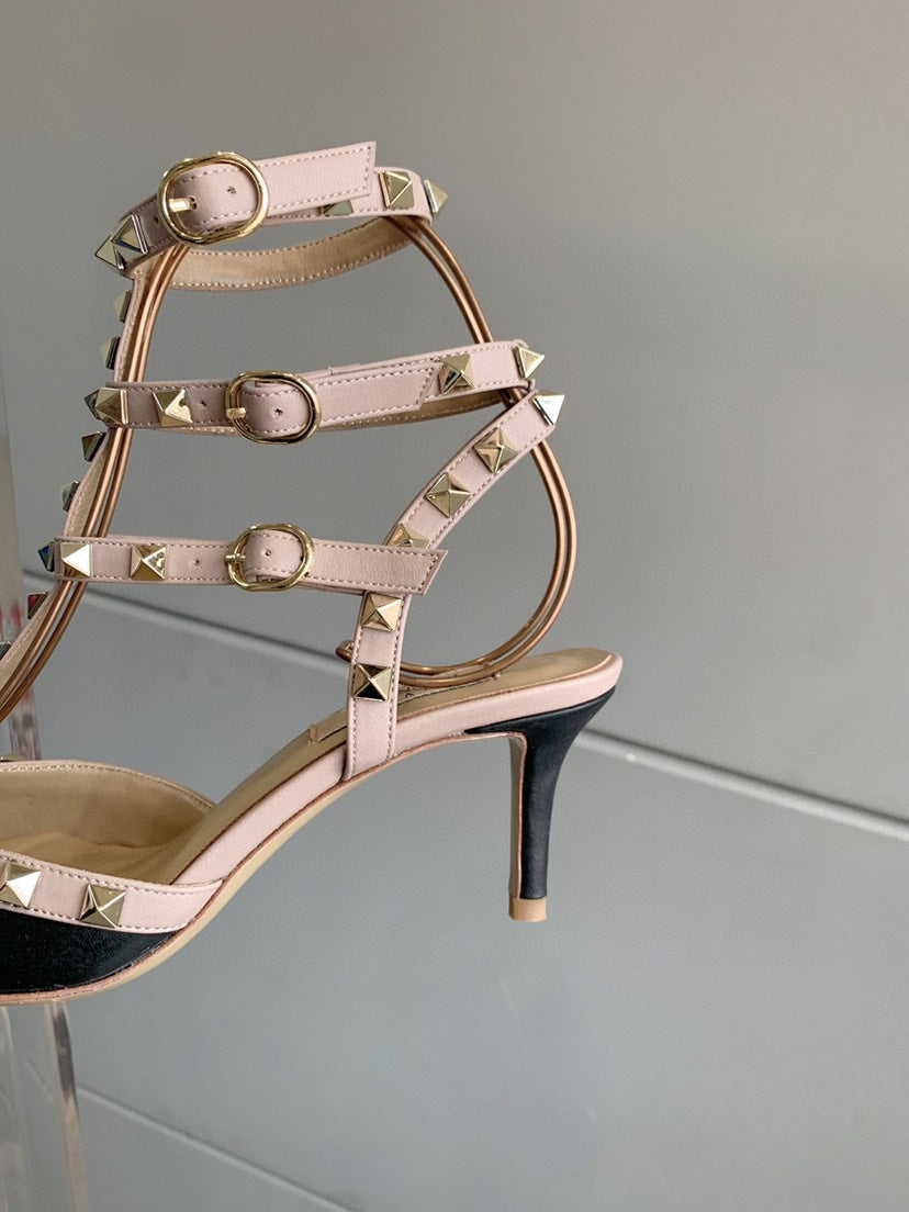V Classic Rivet Shoes