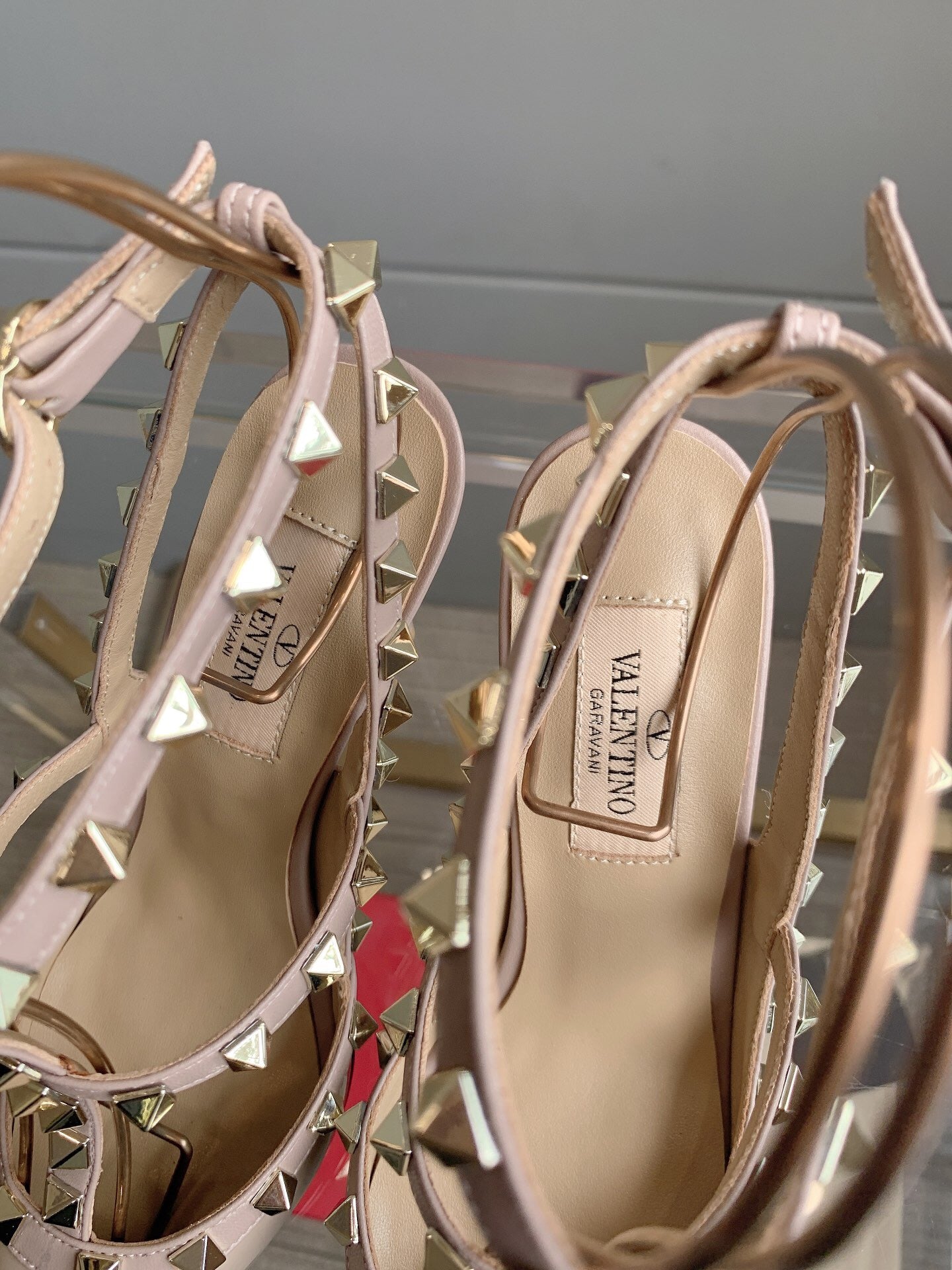 V Classic Rivet Shoes