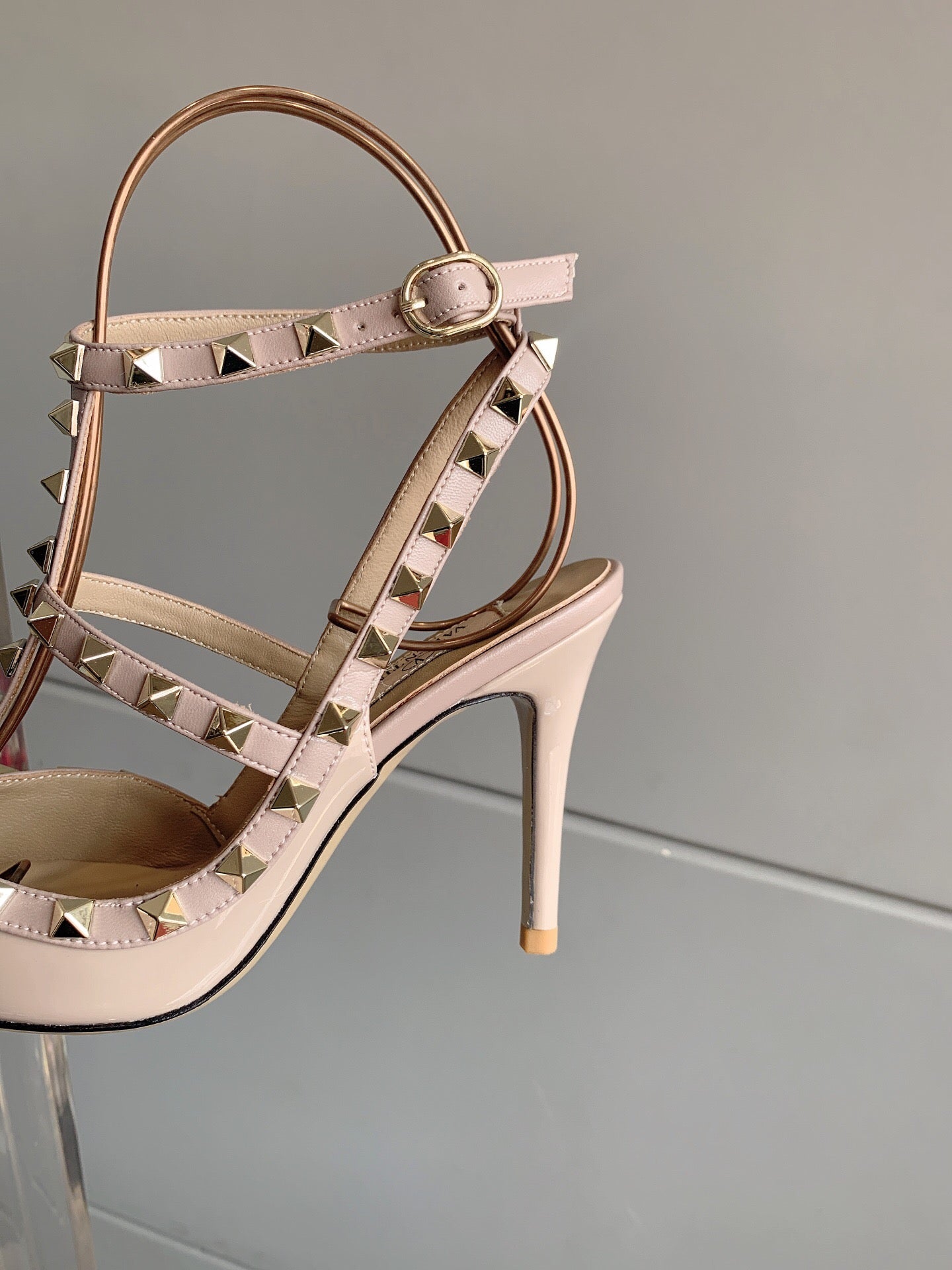 V Classic Rivet Shoes