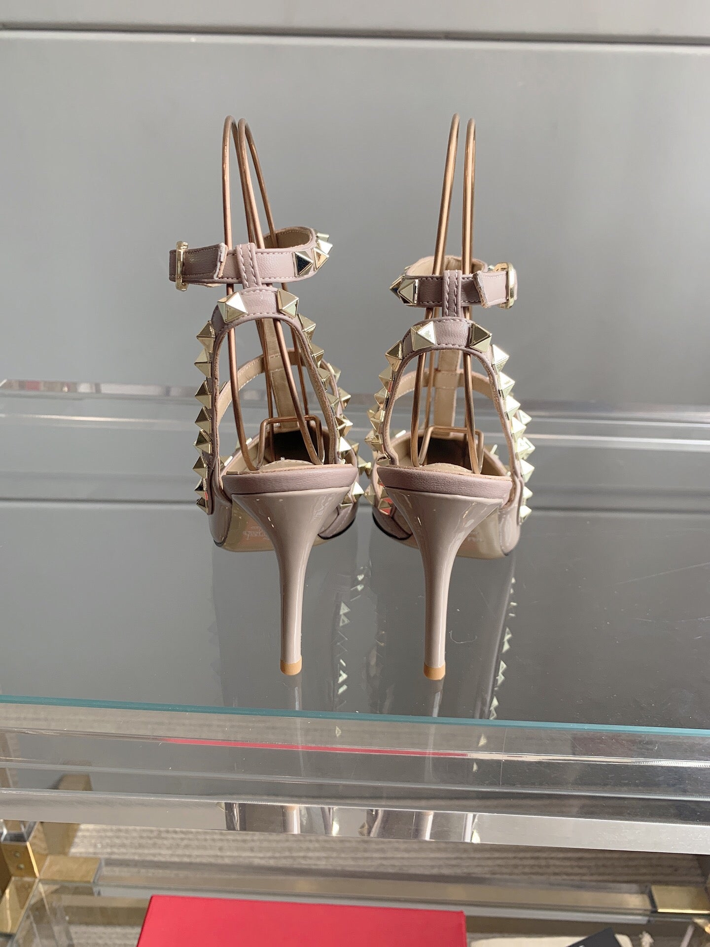 V Classic Rivet Shoes