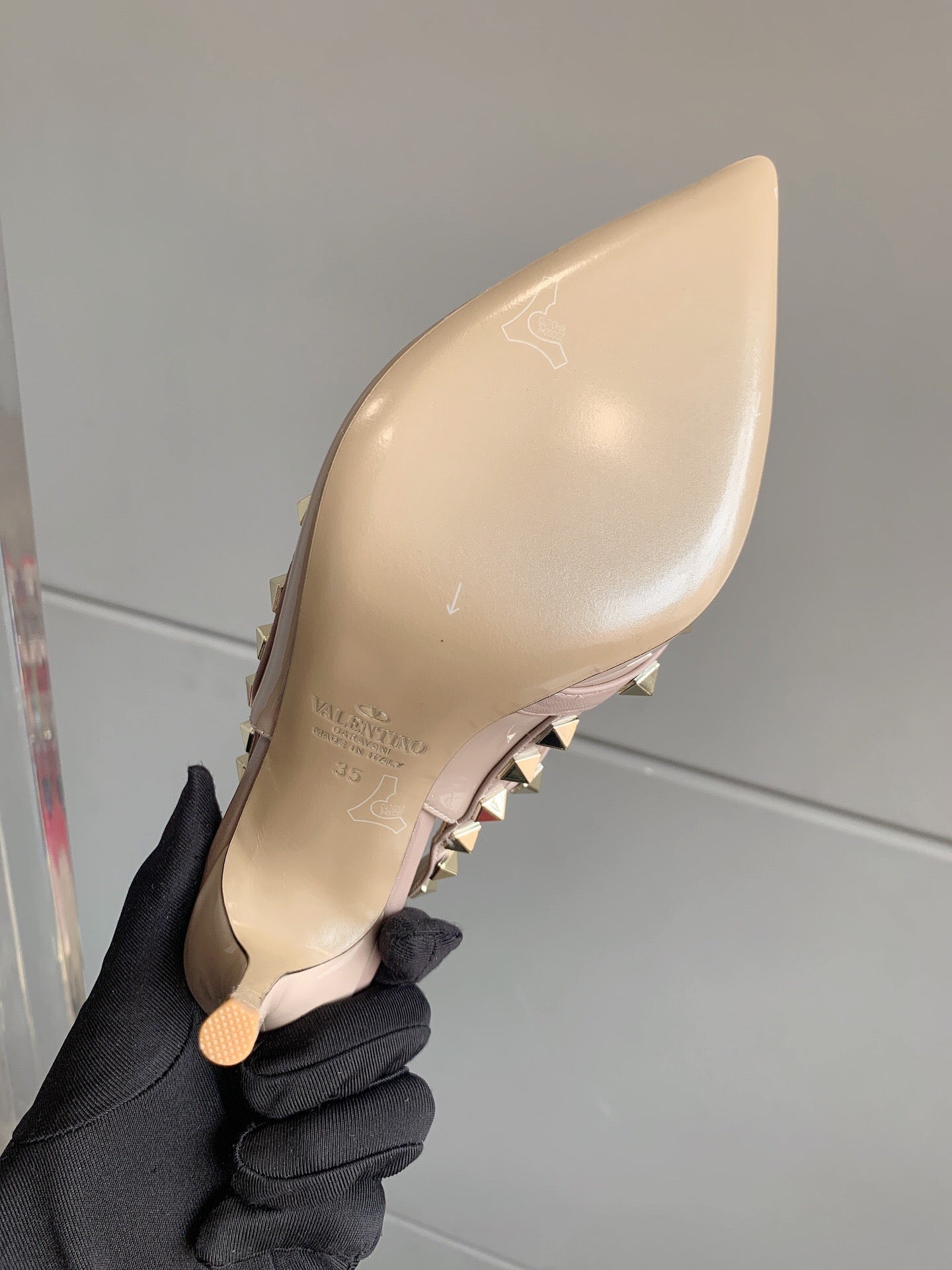 V Classic Rivet Shoes