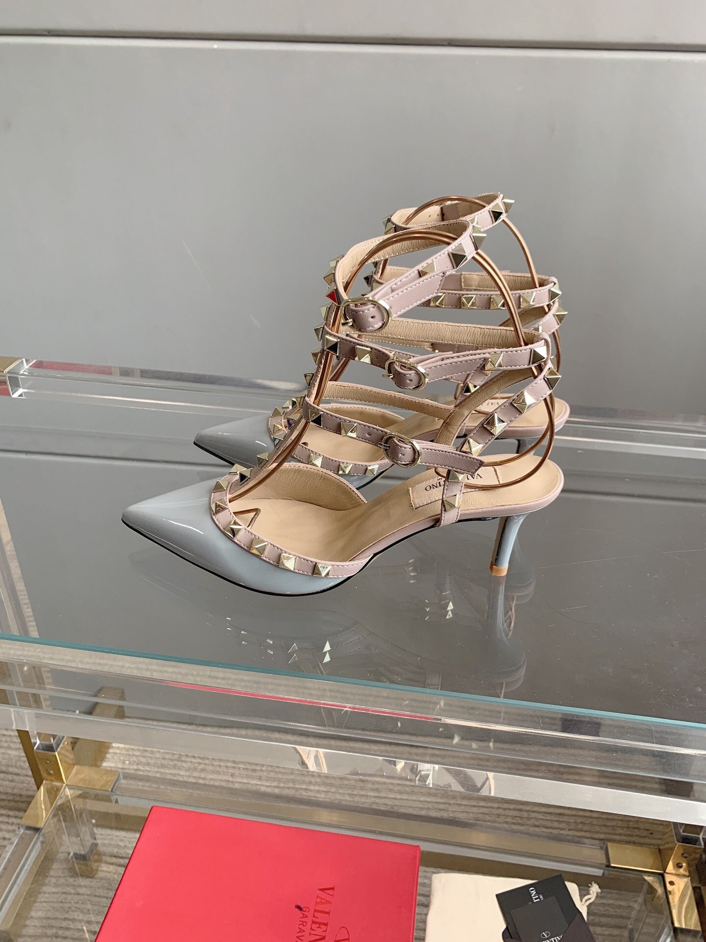 V Classic Rivet Shoes