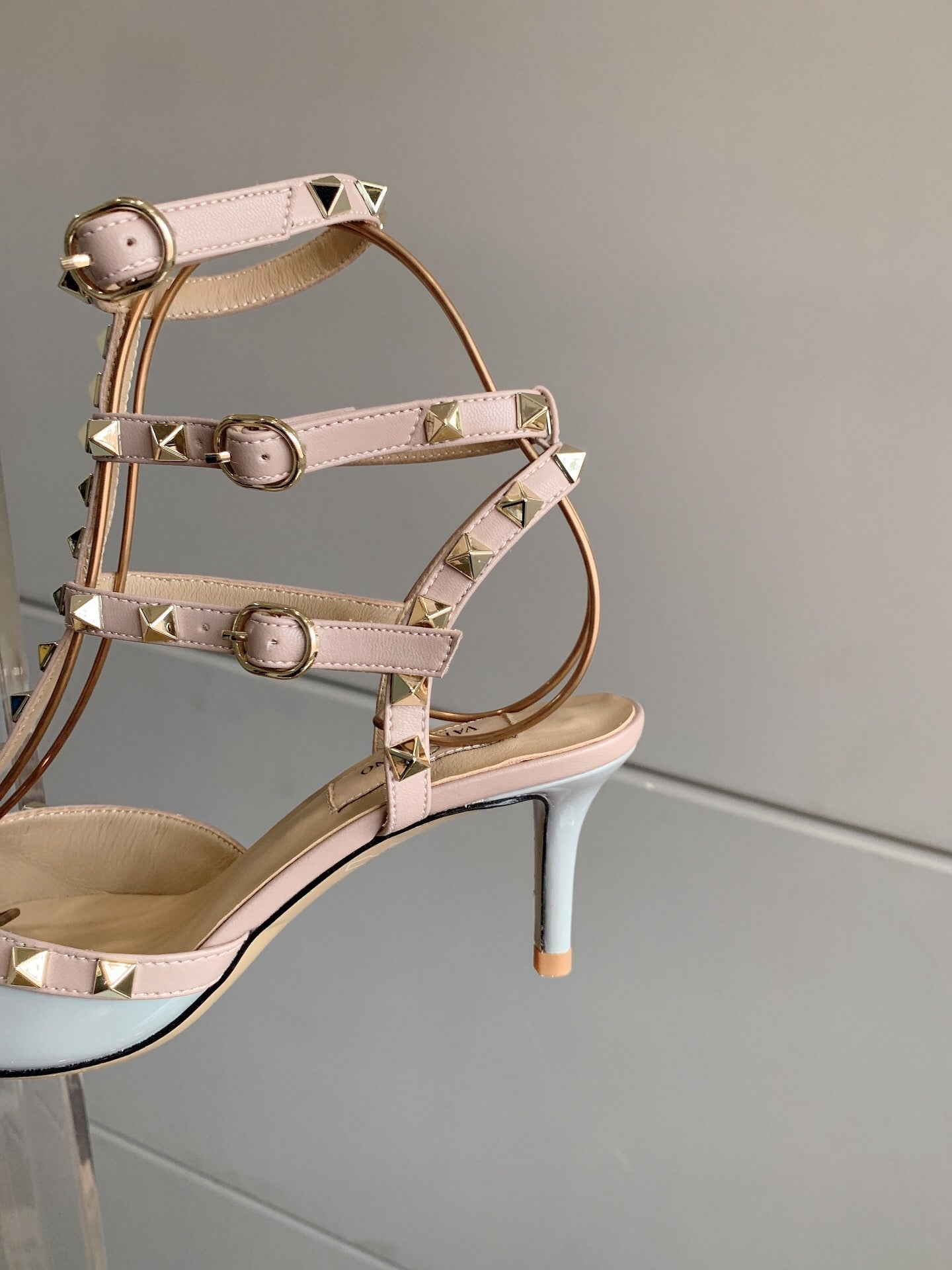 V Classic Rivet Shoes