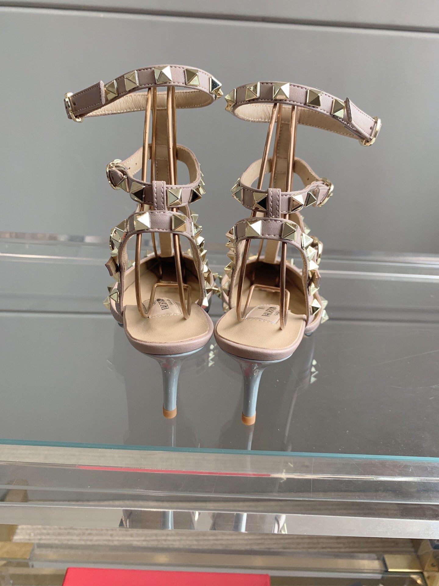 V Classic Rivet Shoes