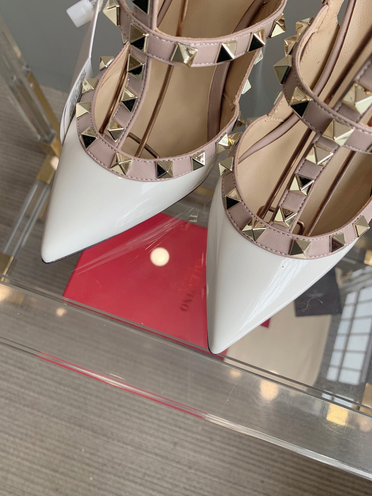 V Classic Rivet Shoes