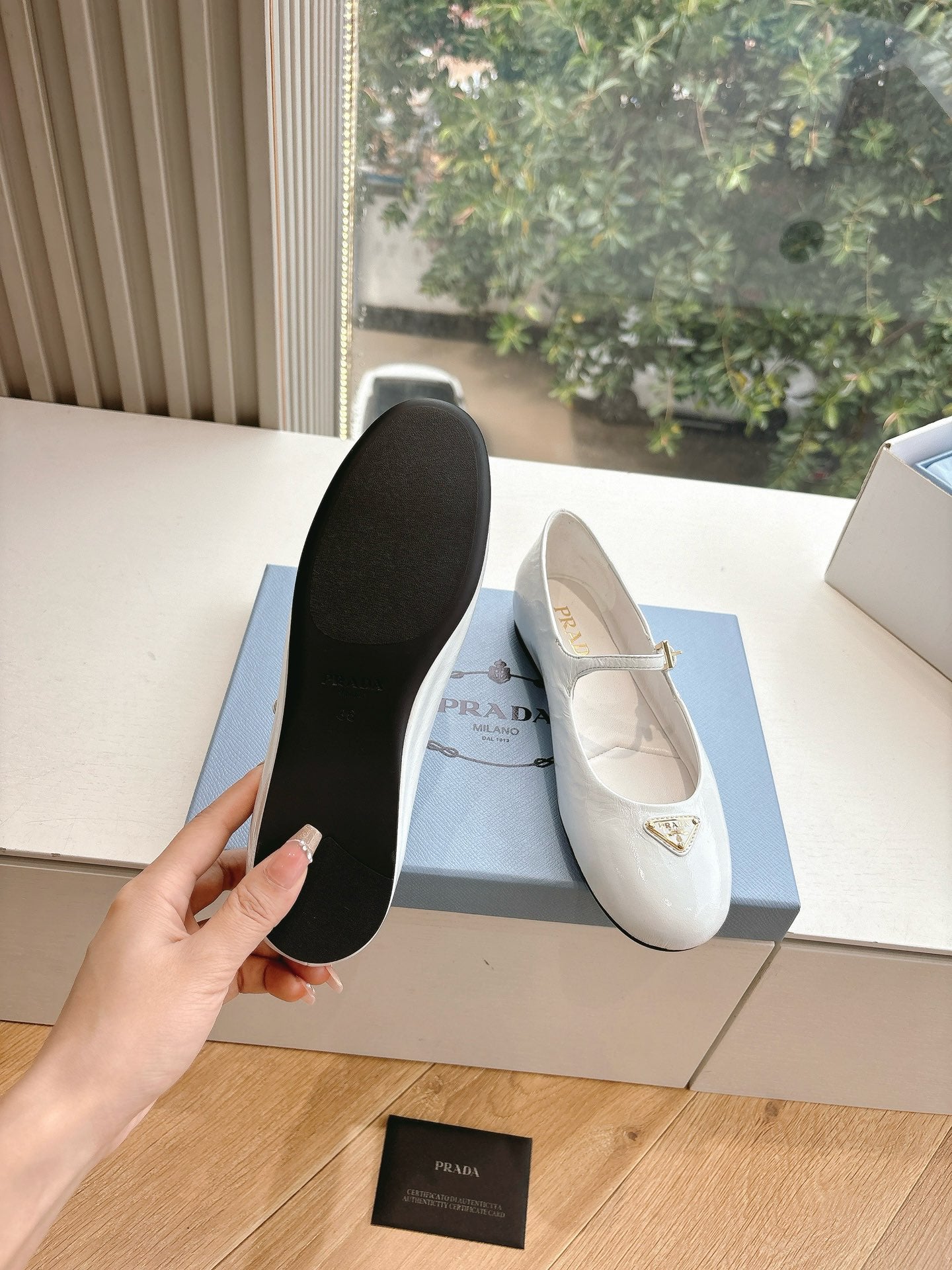 P 25 Round Toe Mary Jane Flats