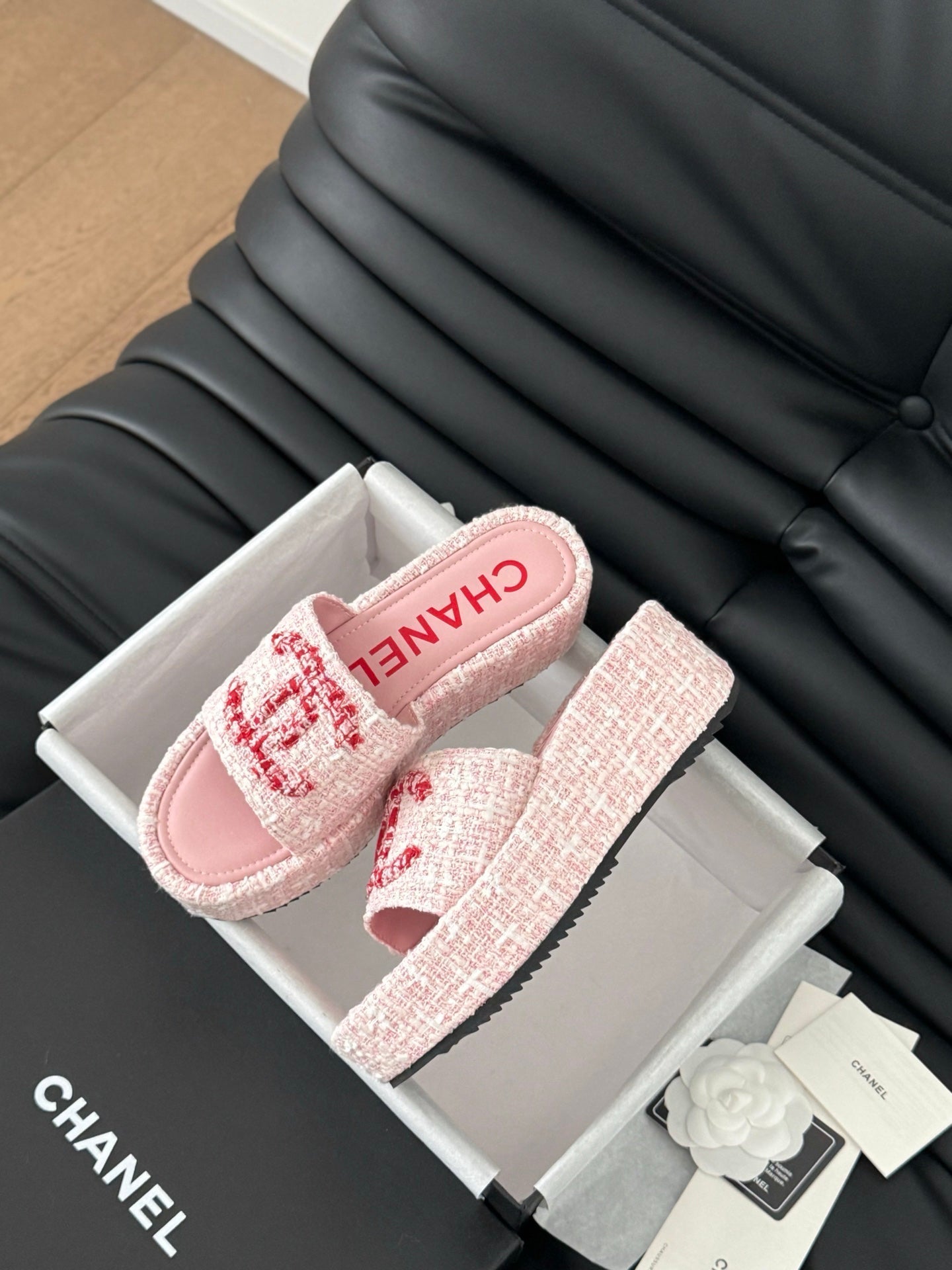 C 25 New letter thick bottom slippers