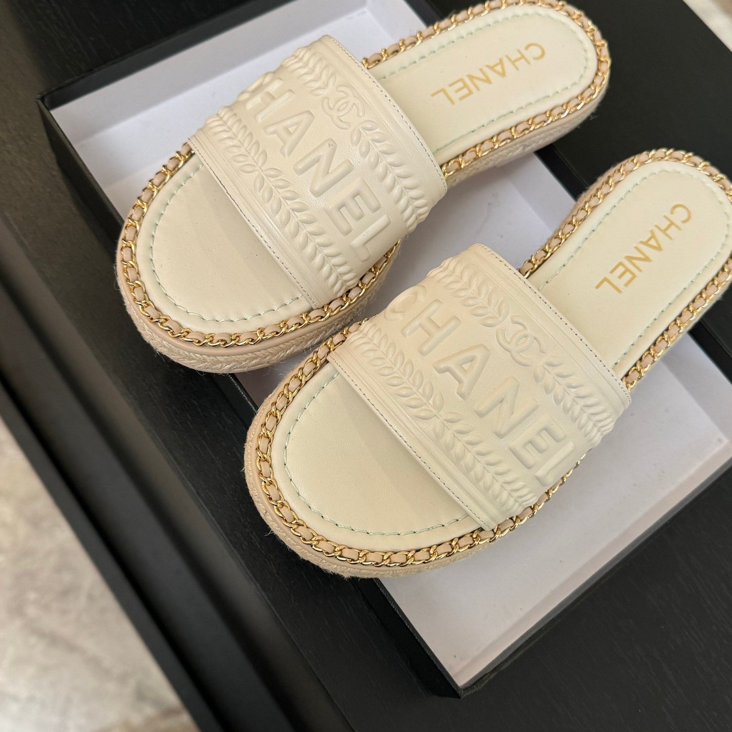 C 25 Vacation Chain Letter Chunky Slippers