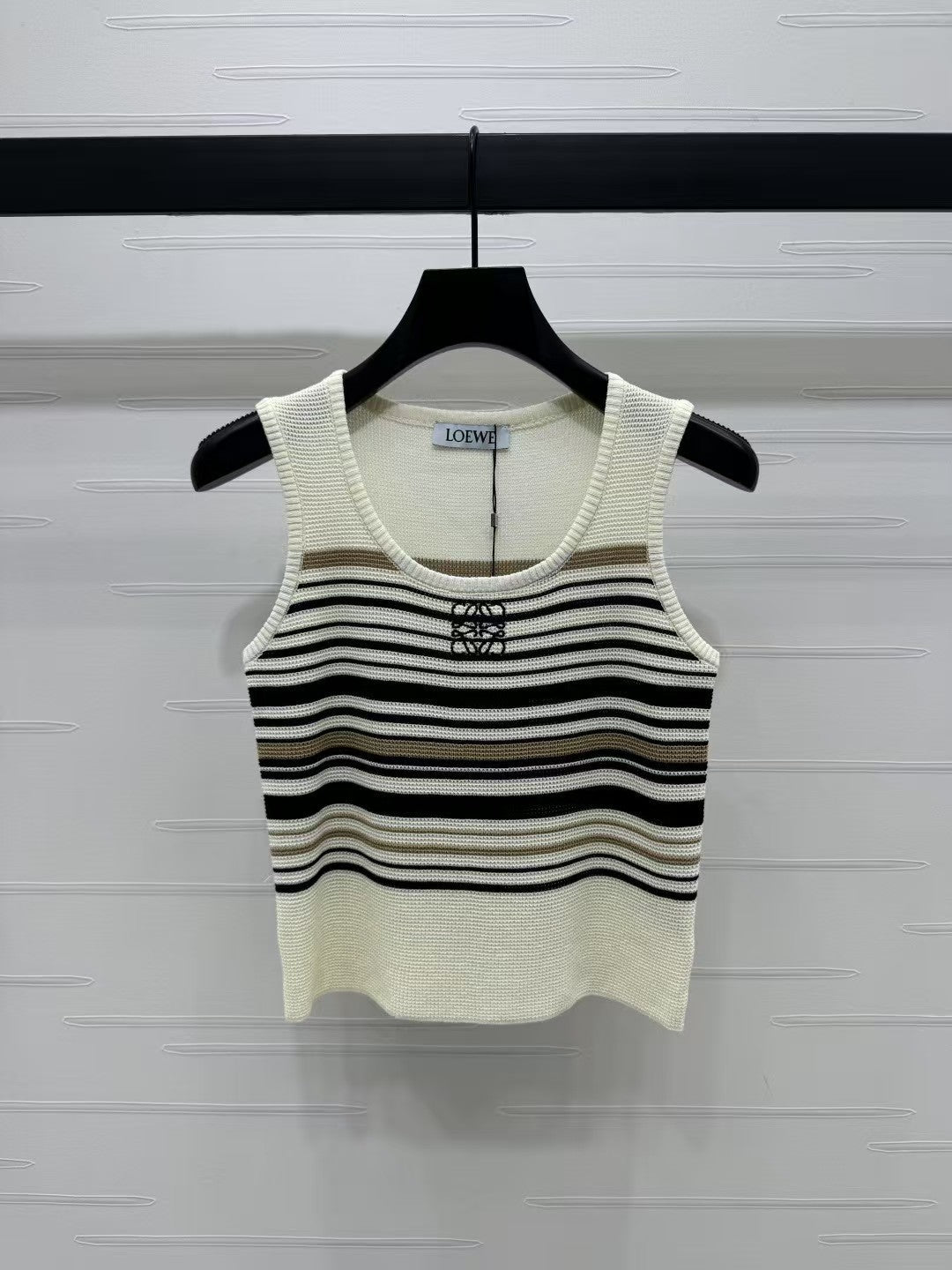 25 Spring/Summer U-neck striped knitted vest