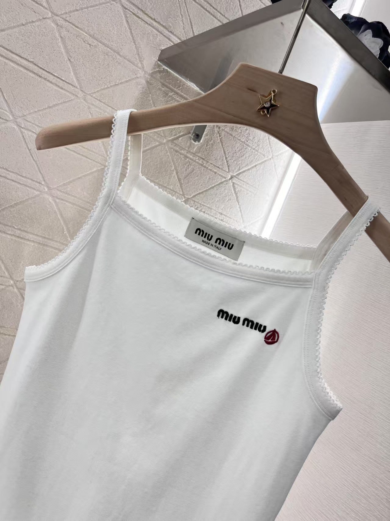 25ss sailboat logo camisole
