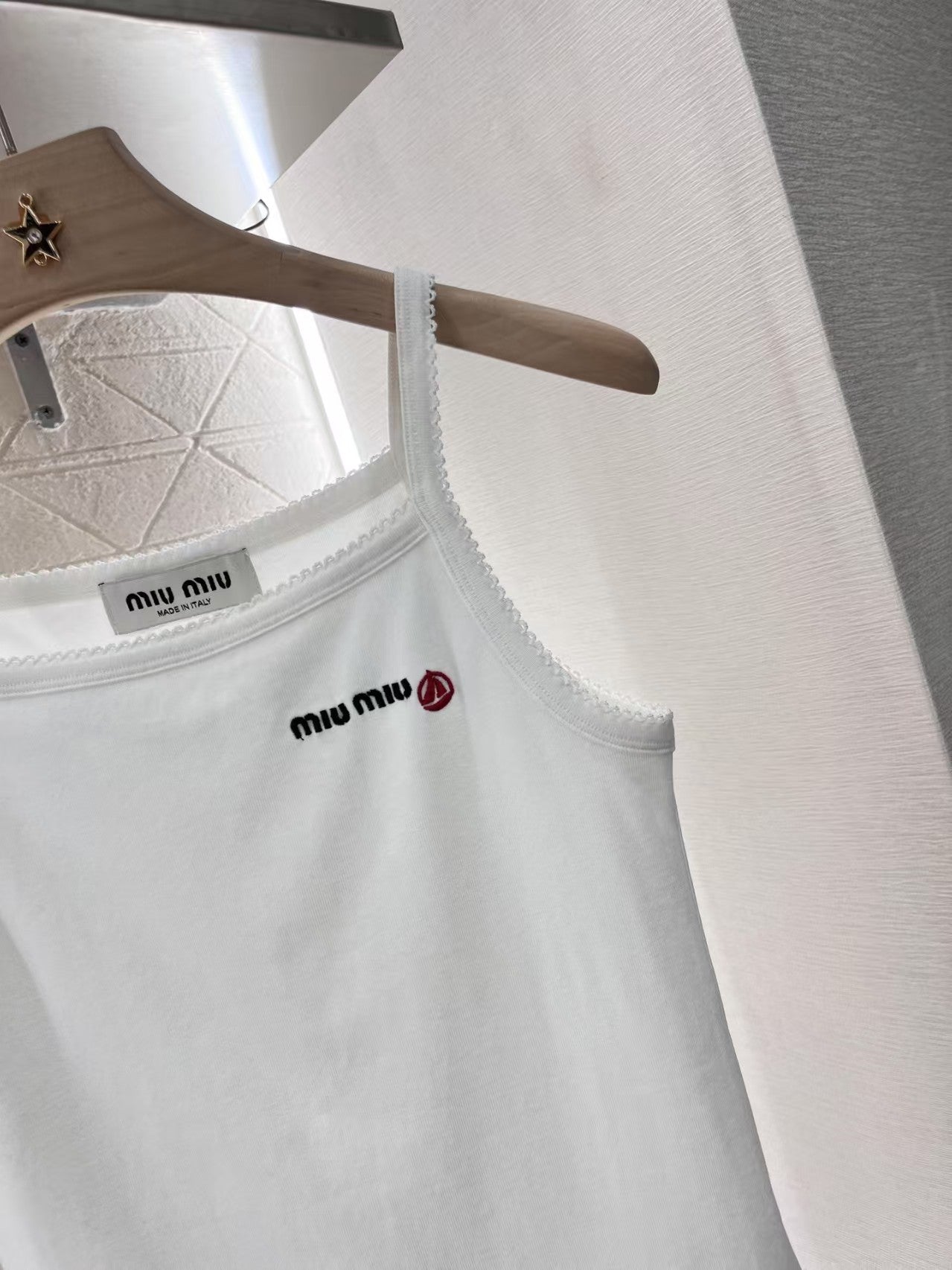 25ss sailboat logo camisole