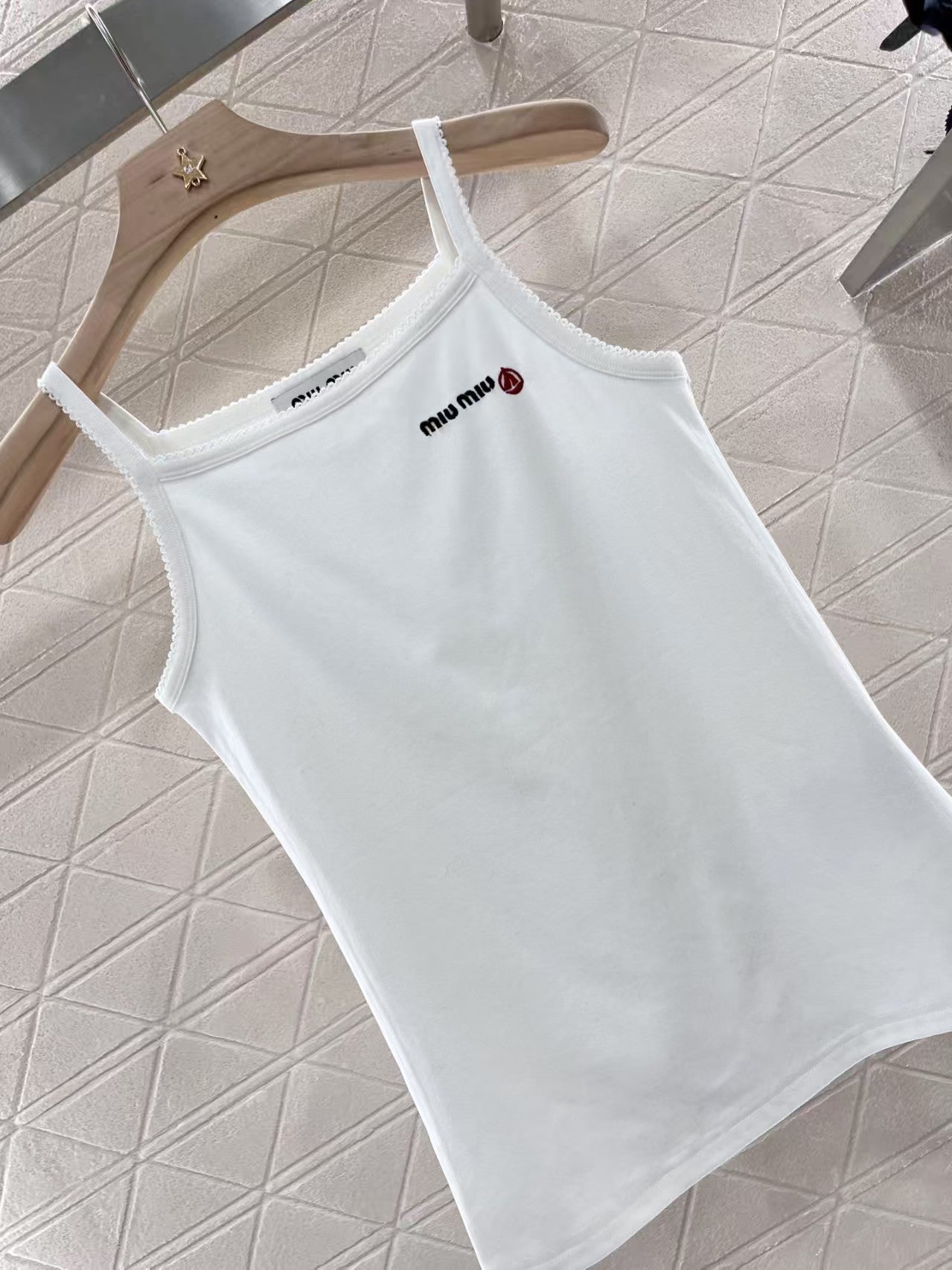 25ss sailboat logo camisole