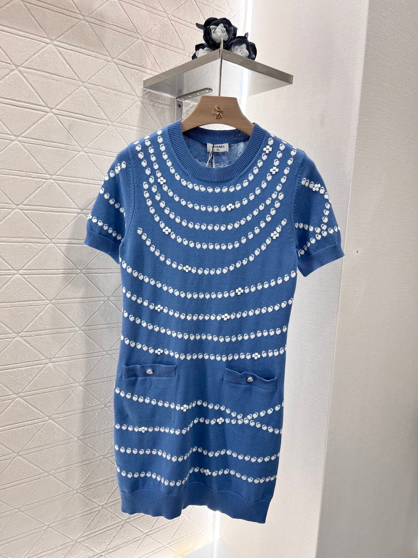 25ss Jacquard knit dress with pendant