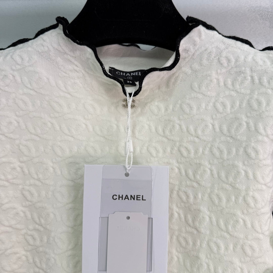 Double jacquard knit short-sleeved top