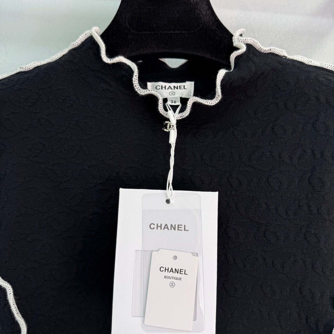 Double jacquard knit short-sleeved top