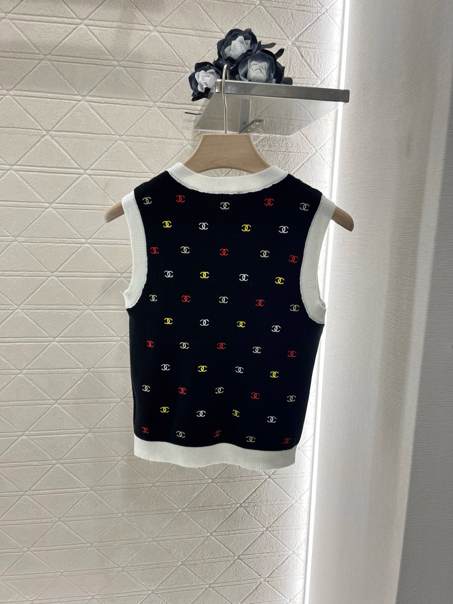 25SS 2025SS New Embroidered Knitted Vest Wool Material