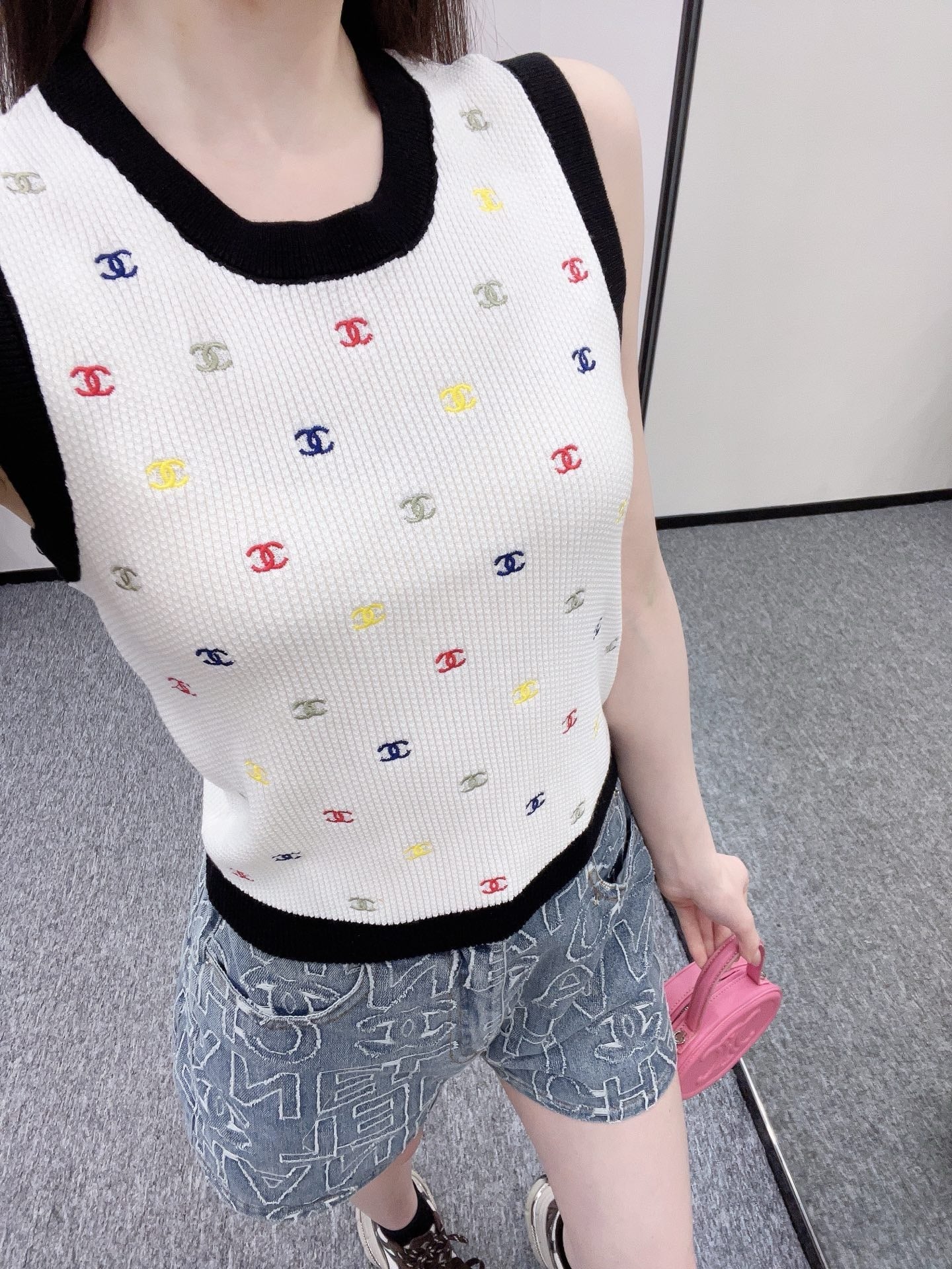 25SS 2025SS New Embroidered Knitted Vest Wool Material