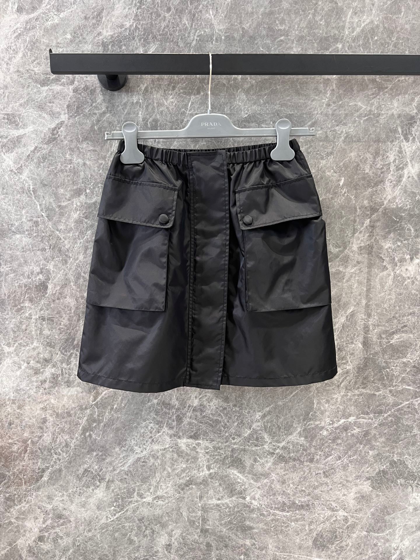 P 25 Elastic Waist Pocket Half Skirt