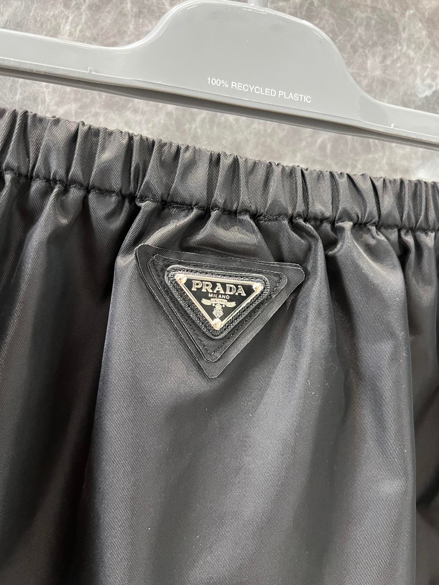 P 25 Elastic Waist Pocket Half Skirt