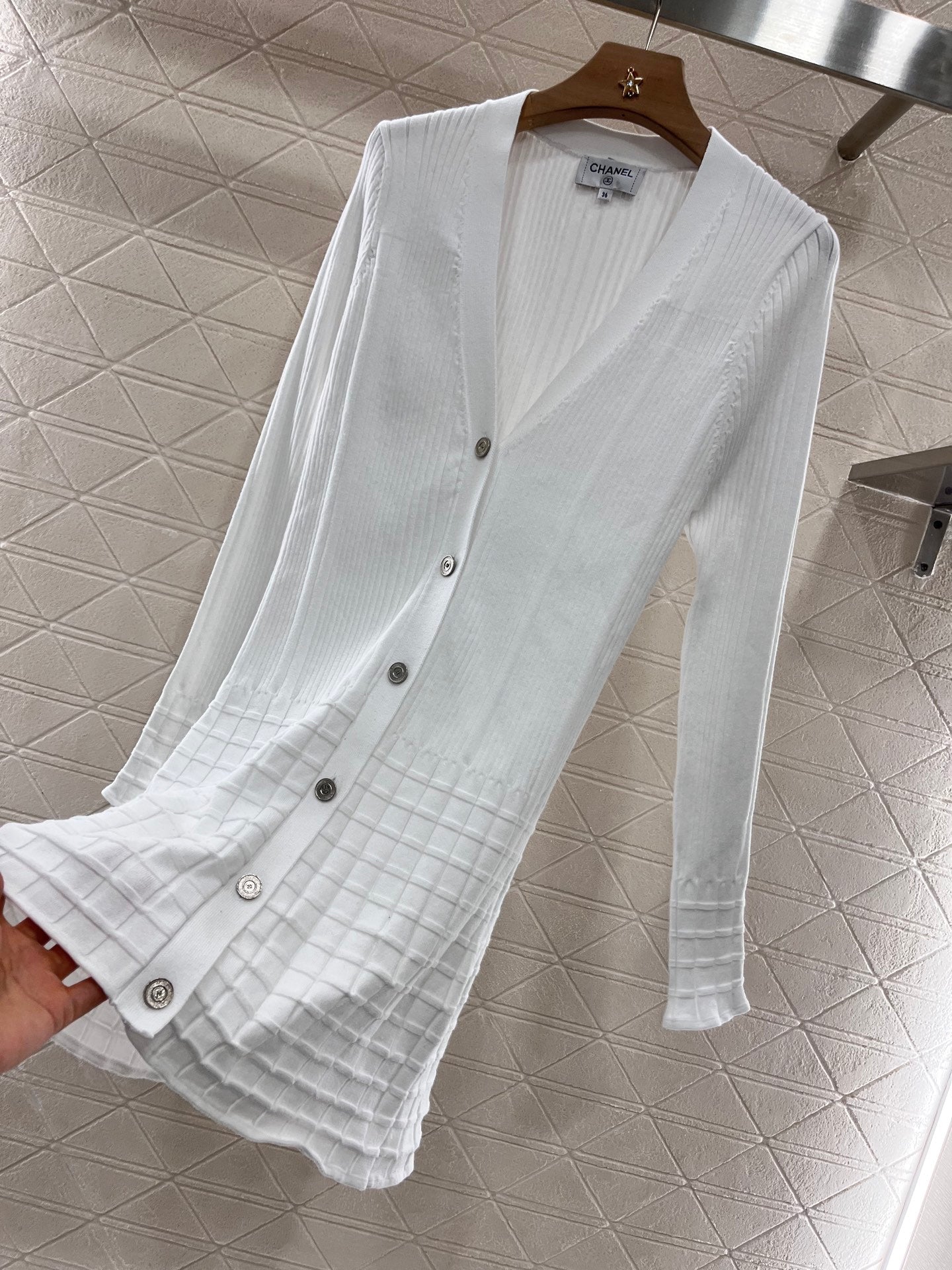 C Floral patterned v-neck placket Knit dress
