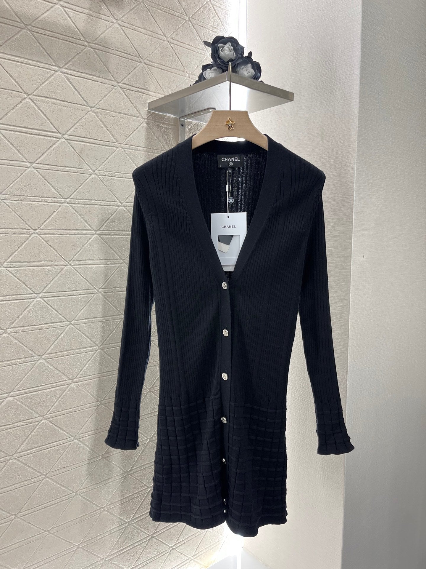 C Floral patterned v-neck placket Knit dress