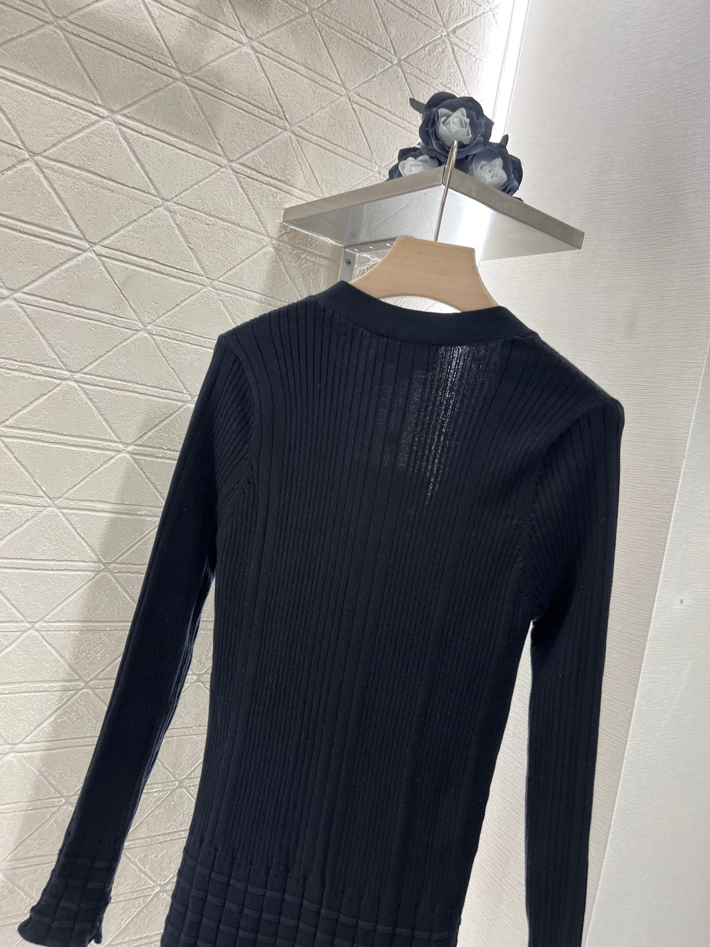 C Floral patterned v-neck placket Knit dress
