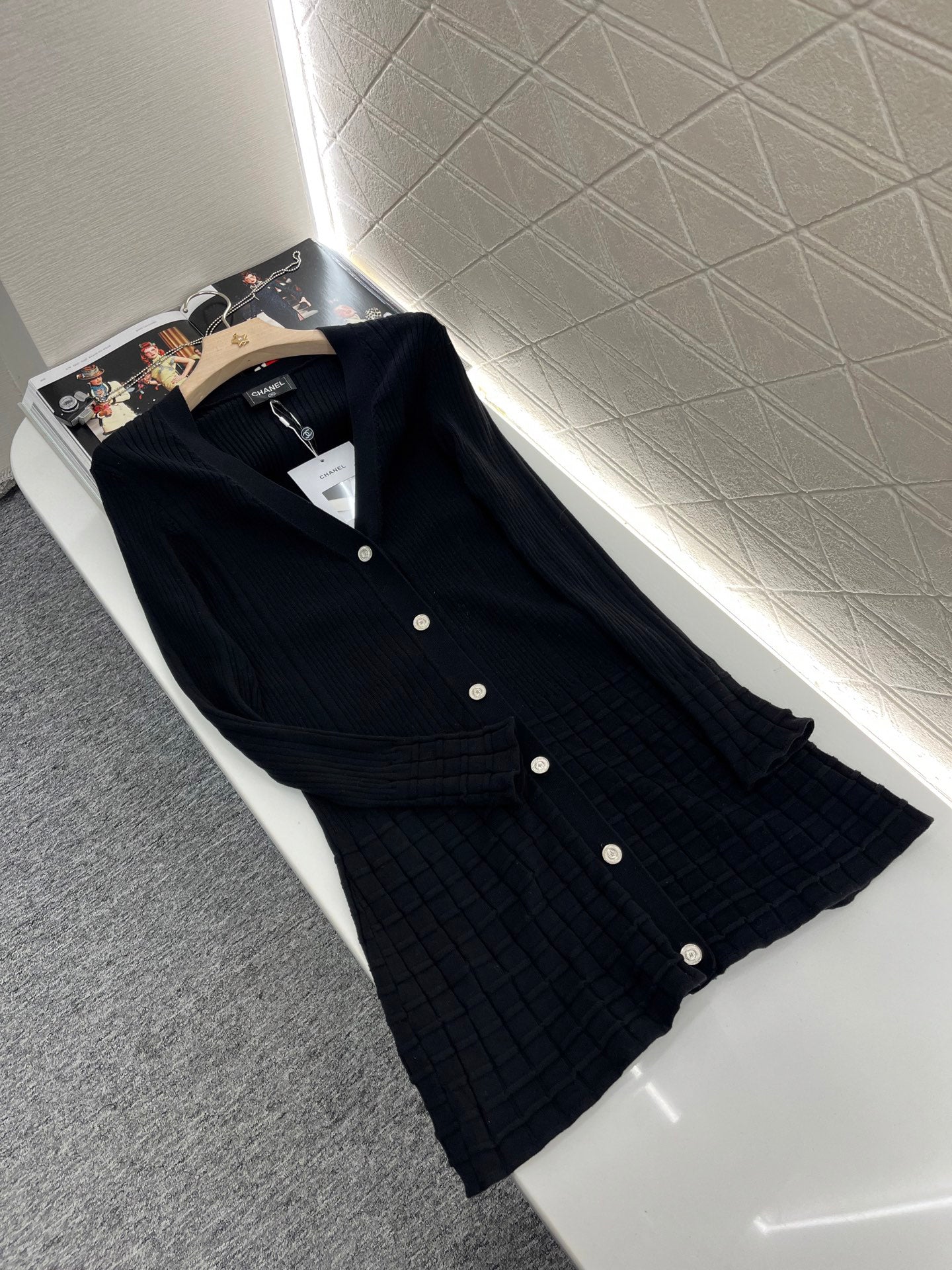 C Floral patterned v-neck placket Knit dress