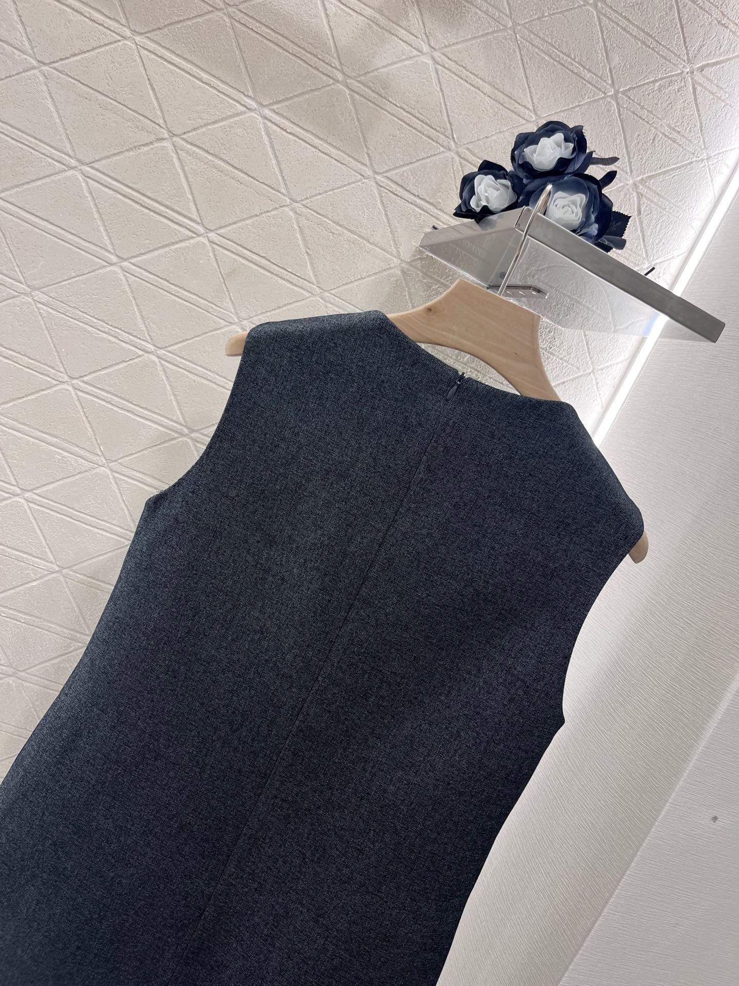 25 Straight Ribbon Vest Dress