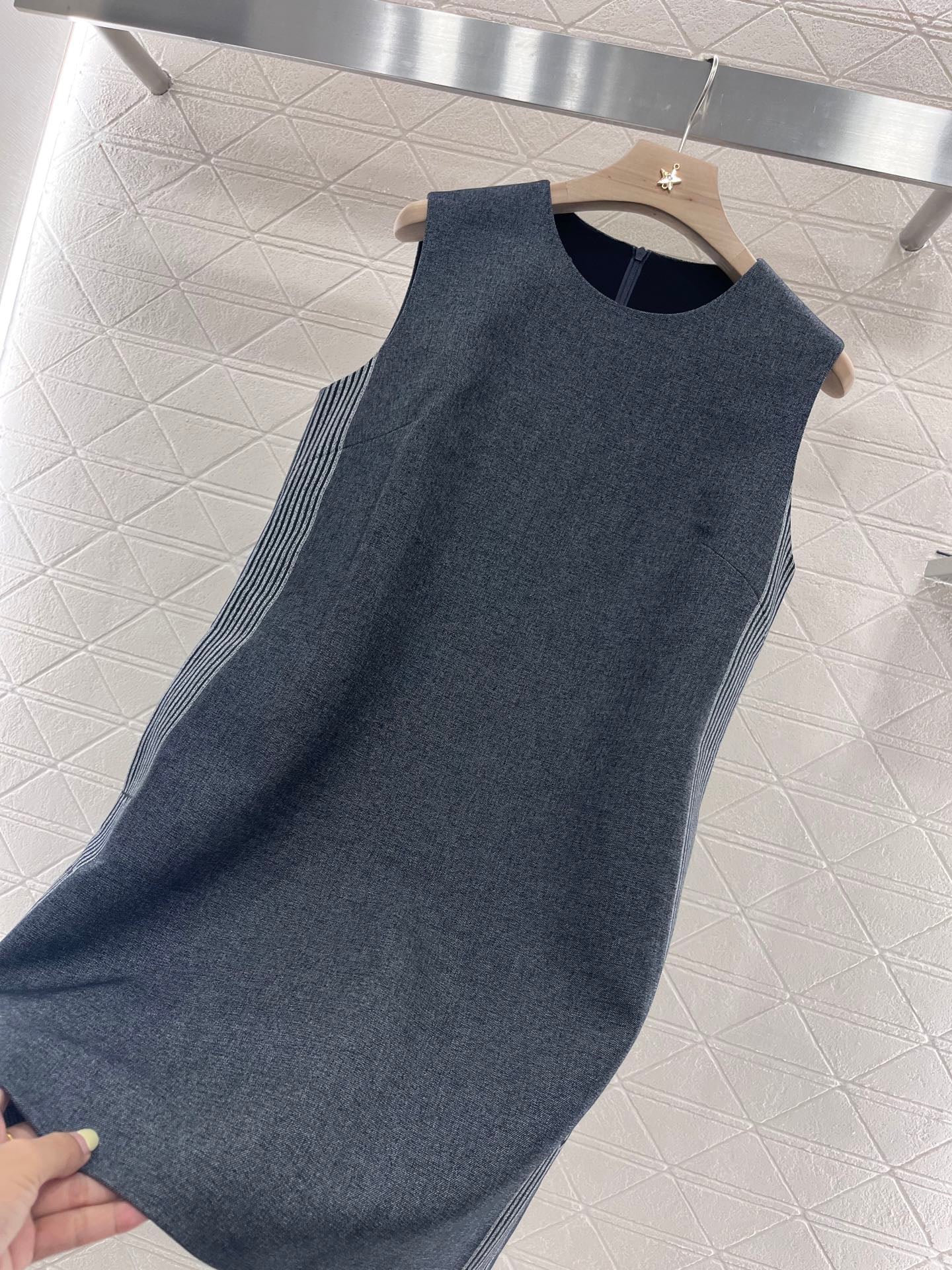 25 Straight Ribbon Vest Dress