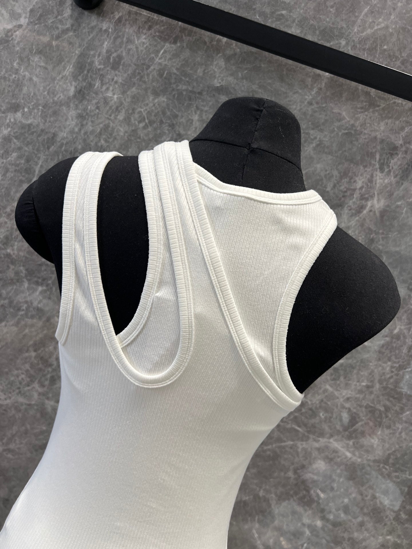 25ss Monogrammed Embroidered Cotton Ribbed False Two Piece Asymmetric Tank Top