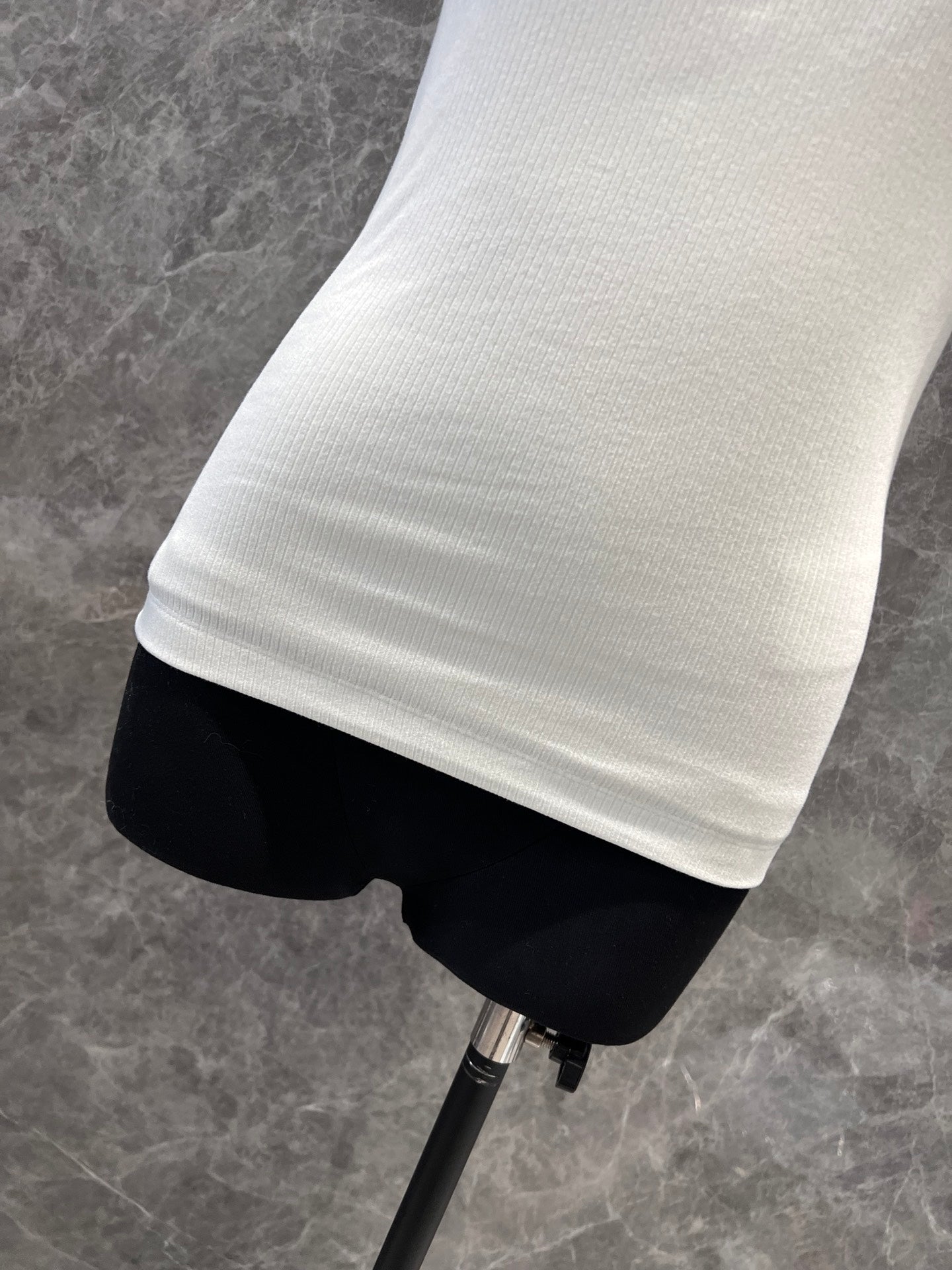 25ss Monogrammed Embroidered Cotton Ribbed False Two Piece Asymmetric Tank Top