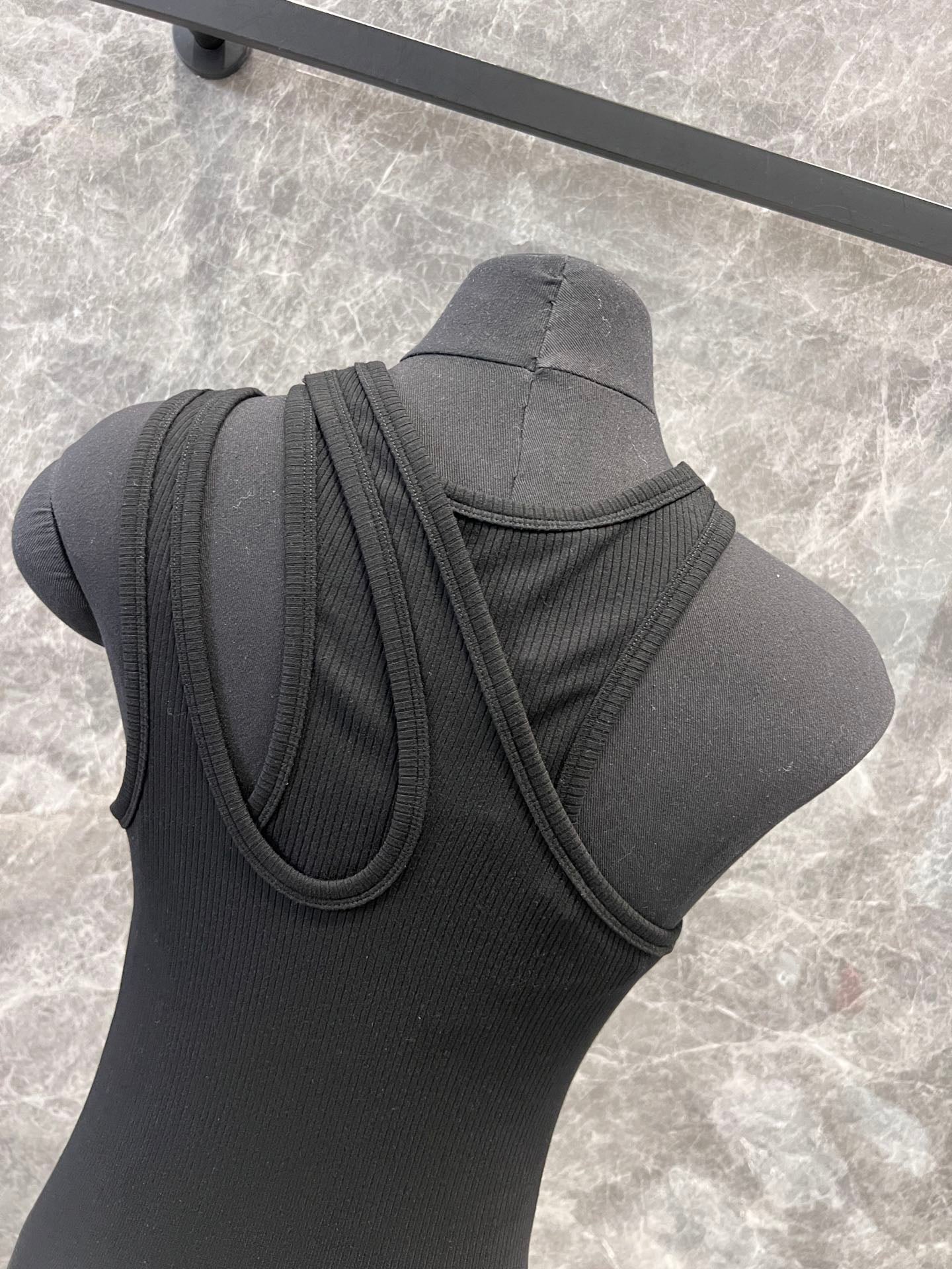 25ss Monogrammed Embroidered Cotton Ribbed False Two Piece Asymmetric Tank Top
