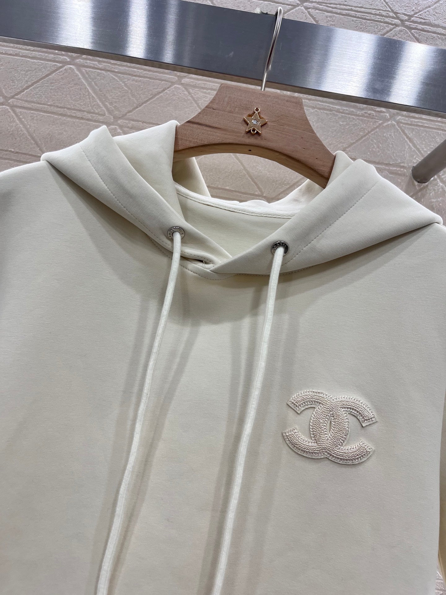 25 Hooded Letter Set
