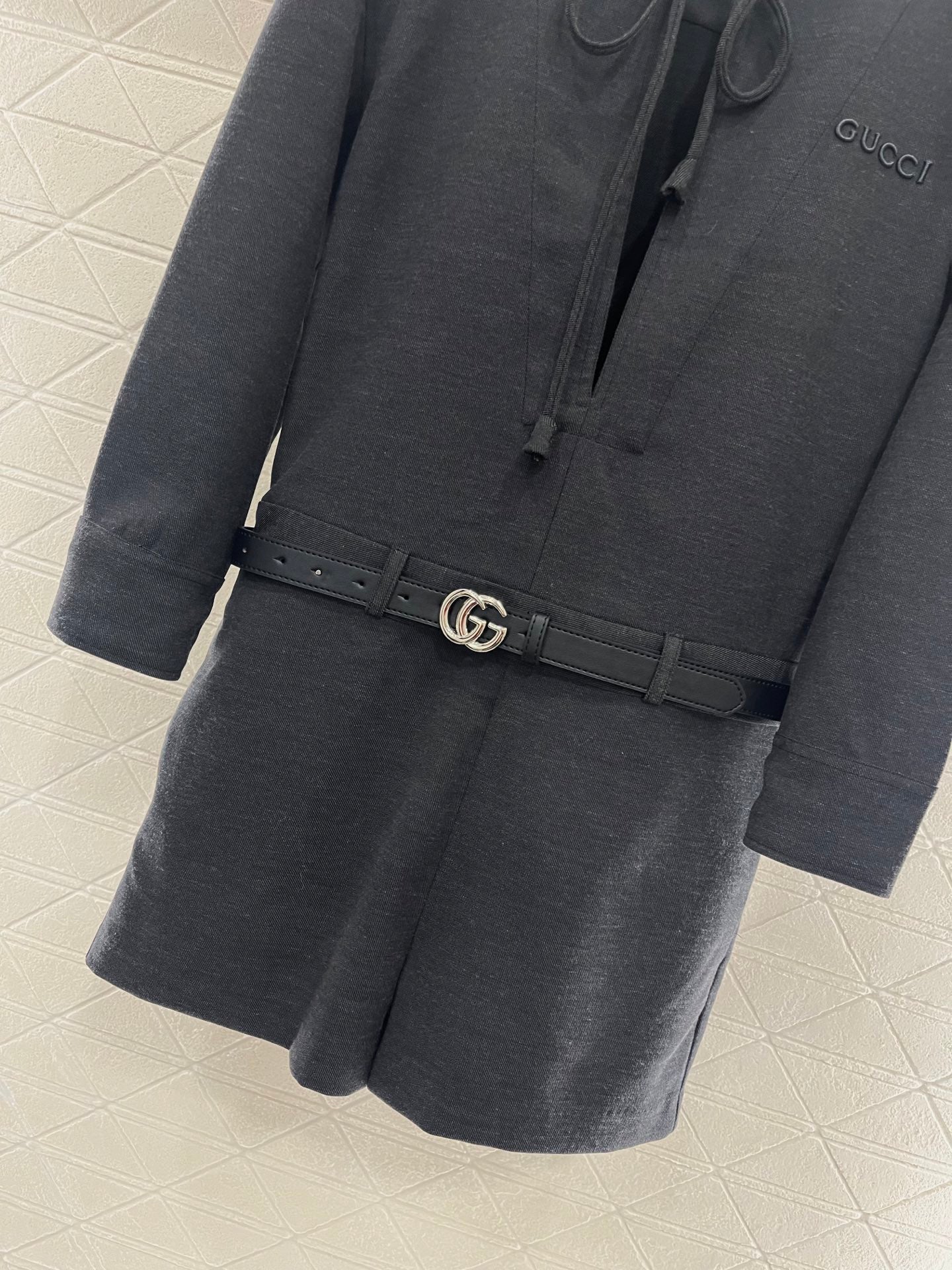 25 Lace-up long-sleeved jacket