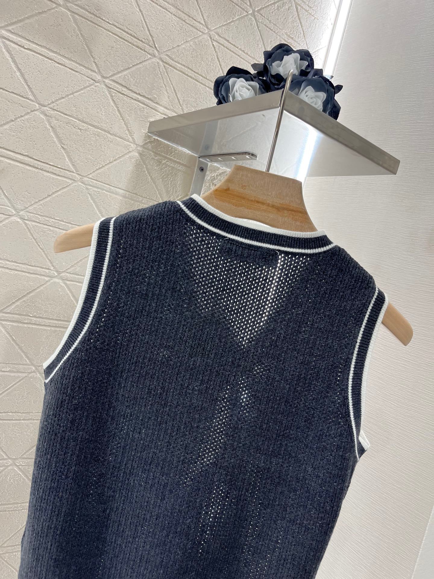 25ss Striped collar knitted vest