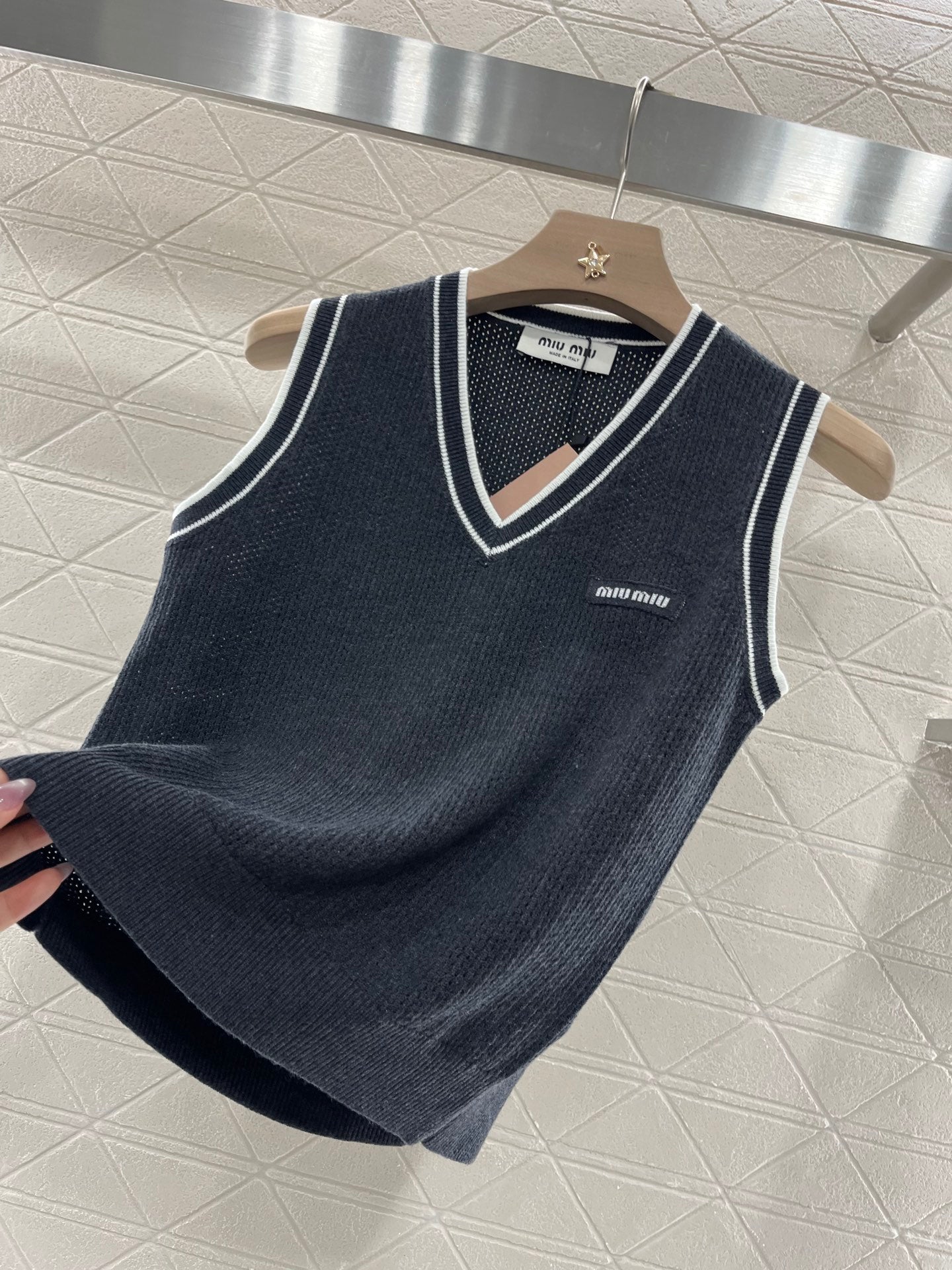 25ss Striped collar knitted vest